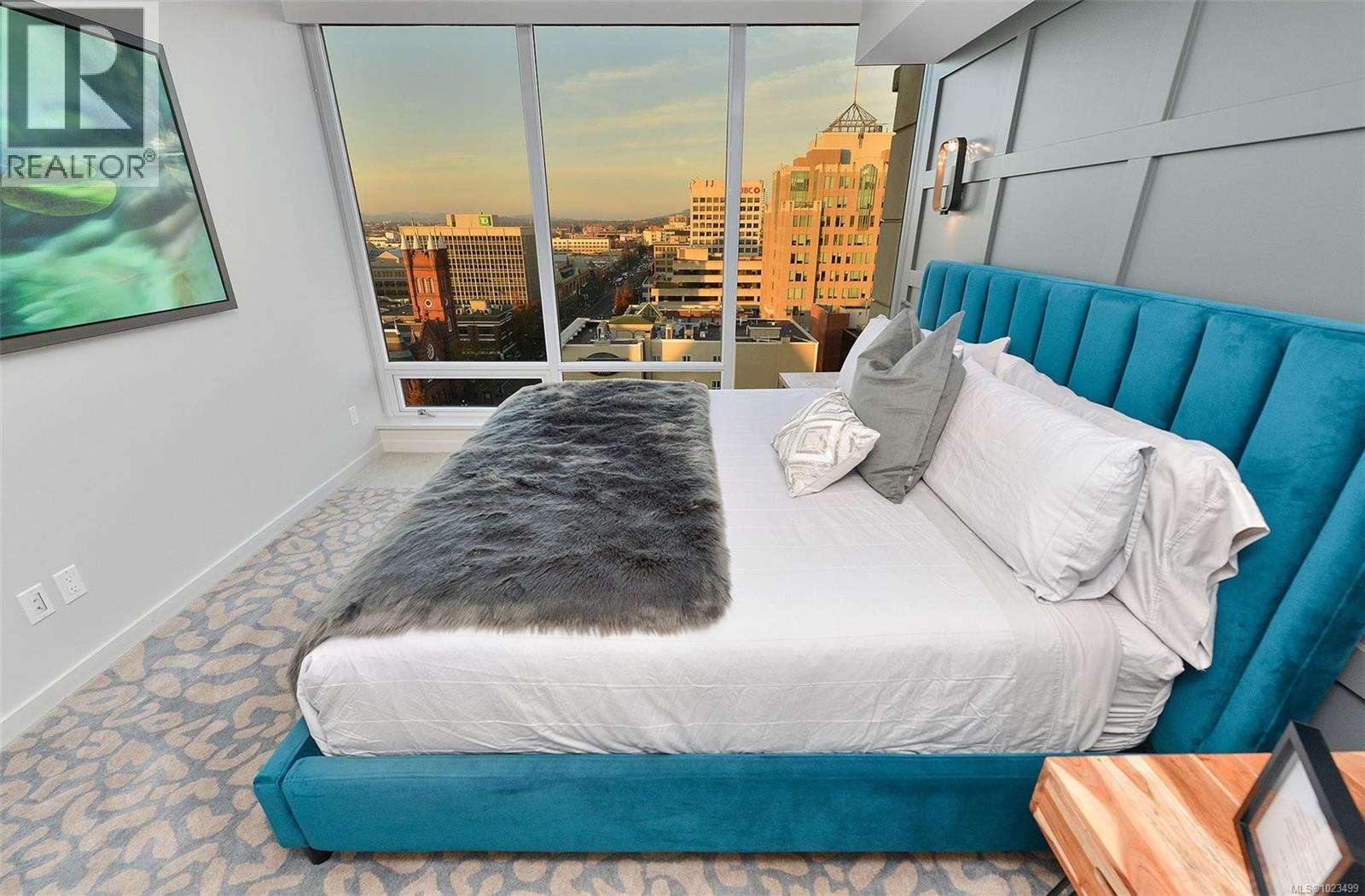 1605 707 Courtney Street, Victoria