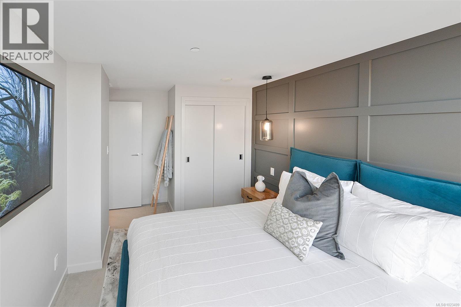 1605 707 Courtney Street, Victoria