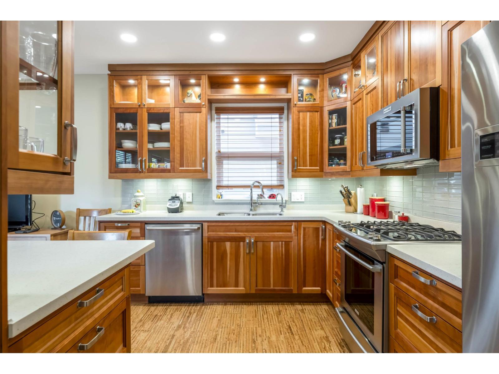 8 15055 20TH AVENUE, Surrey