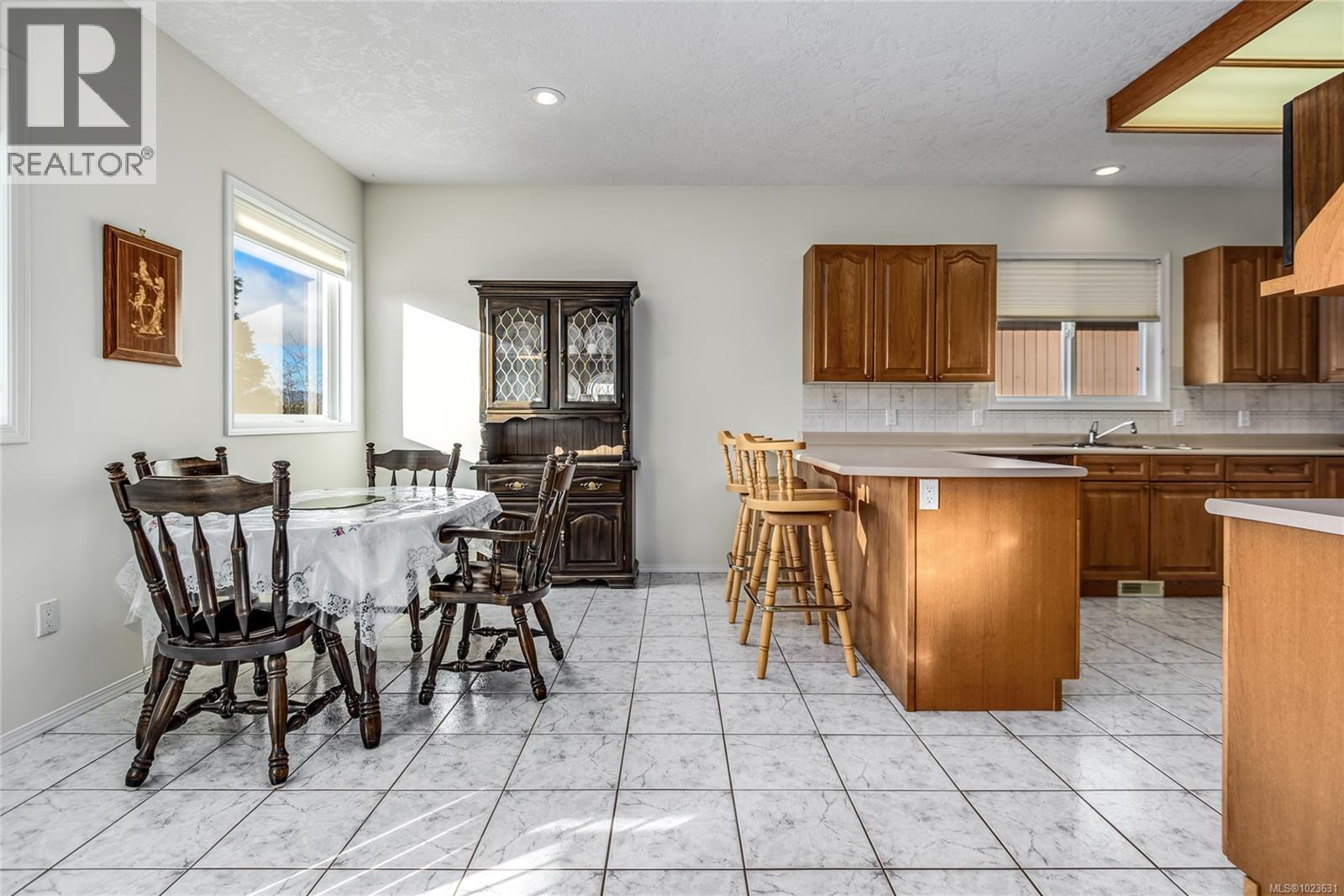 845 View Ave, Courtenay