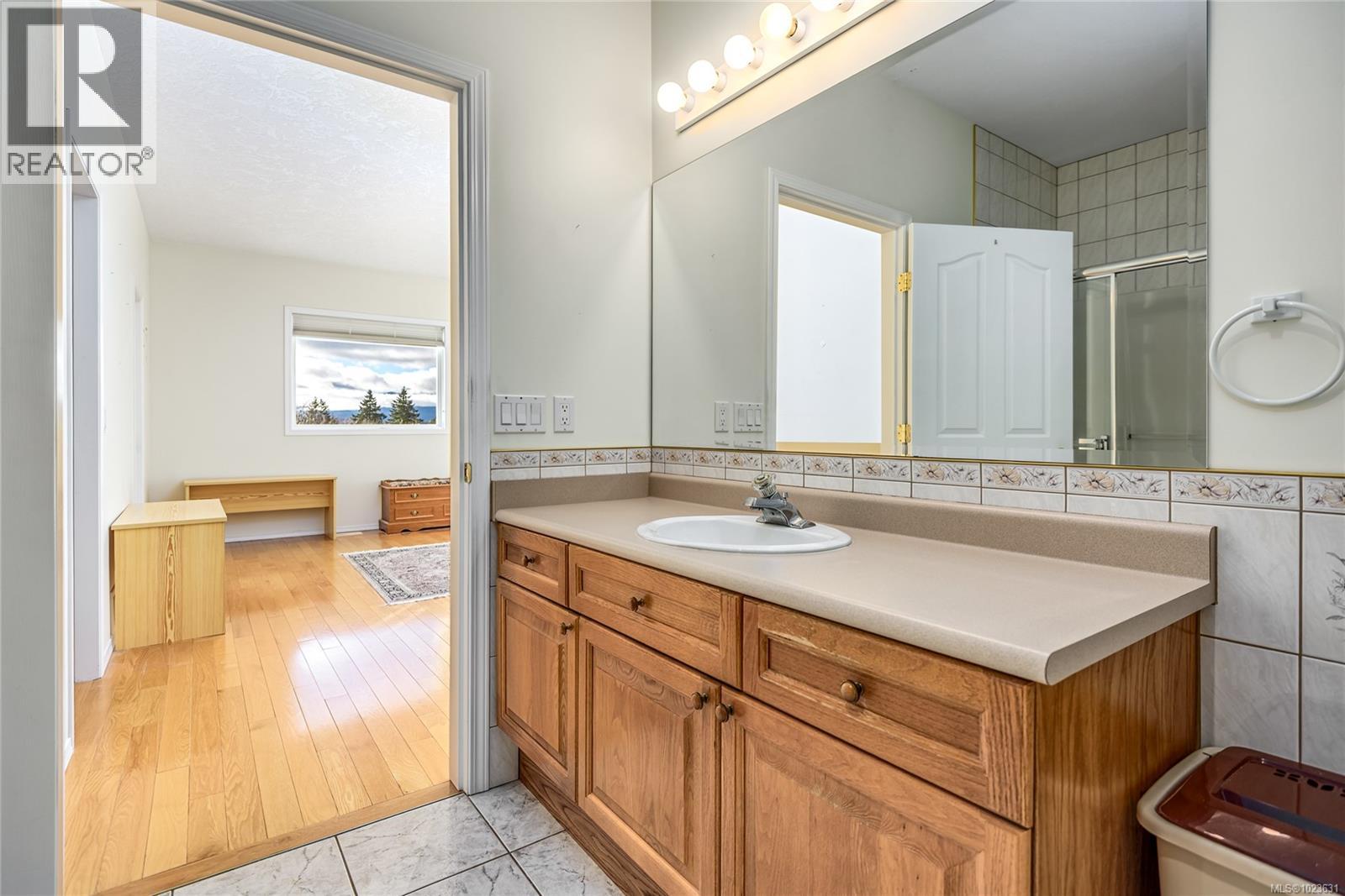 845 View Ave, Courtenay