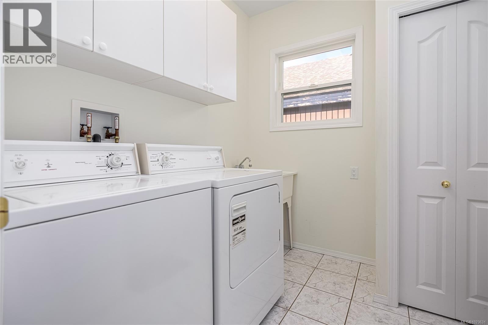 845 View Ave, Courtenay