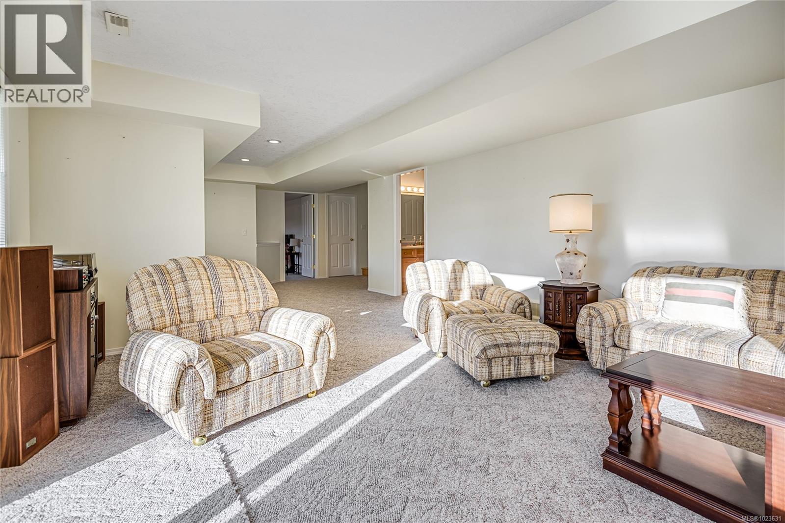 845 View Ave, Courtenay