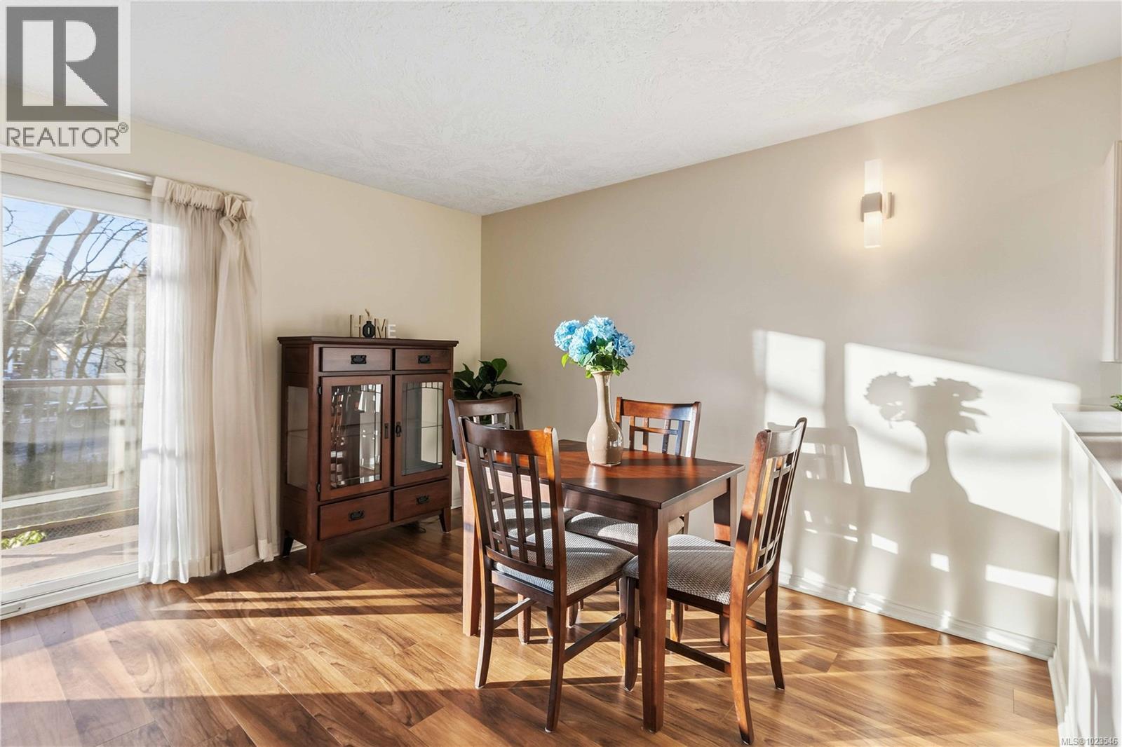 207 1485 Garnet Rd, Saanich