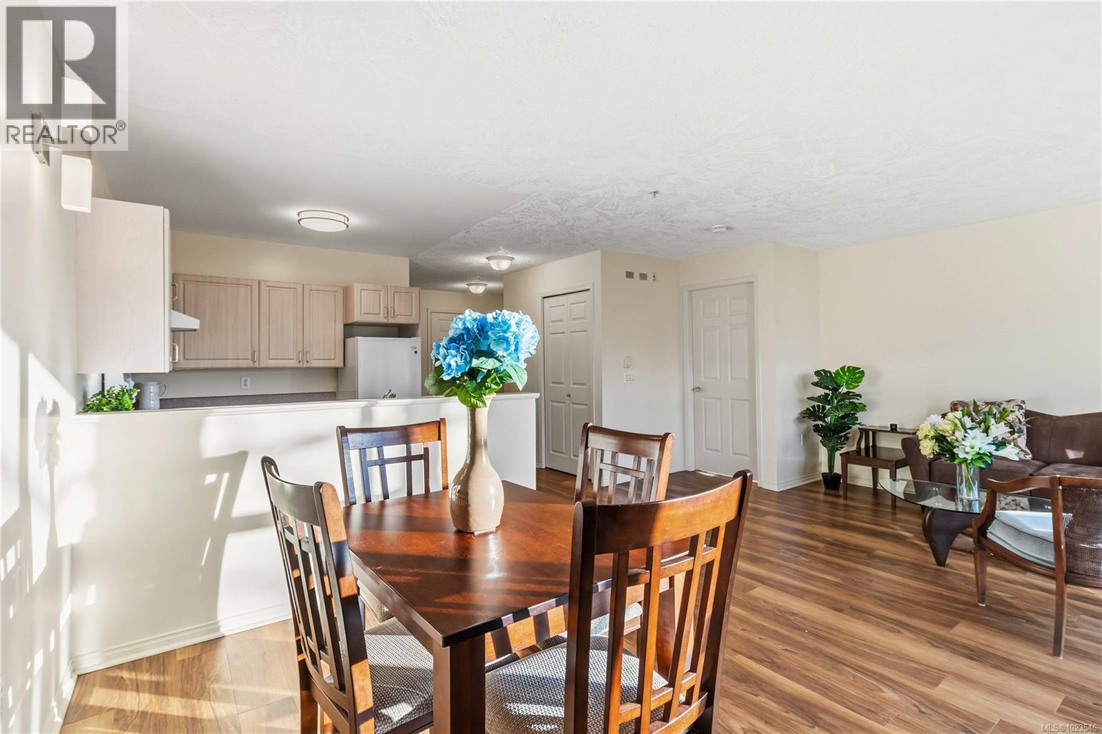 207 1485 Garnet Rd, Saanich