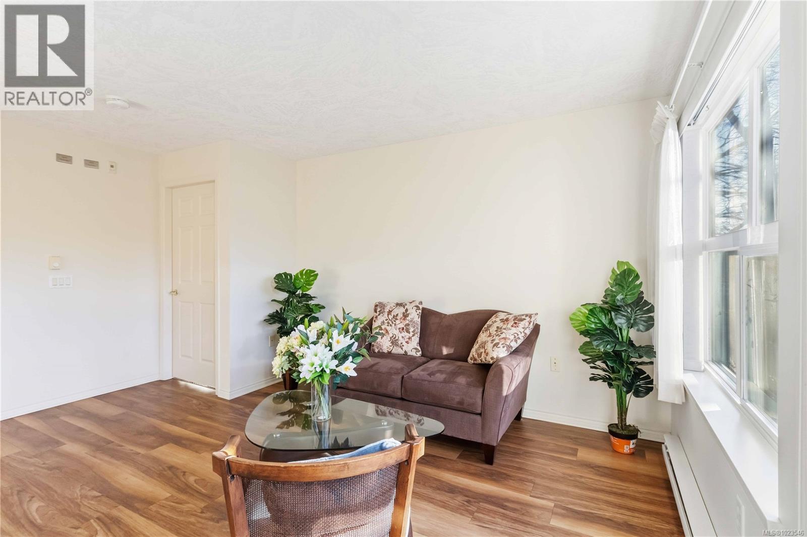 207 1485 Garnet Rd, Saanich