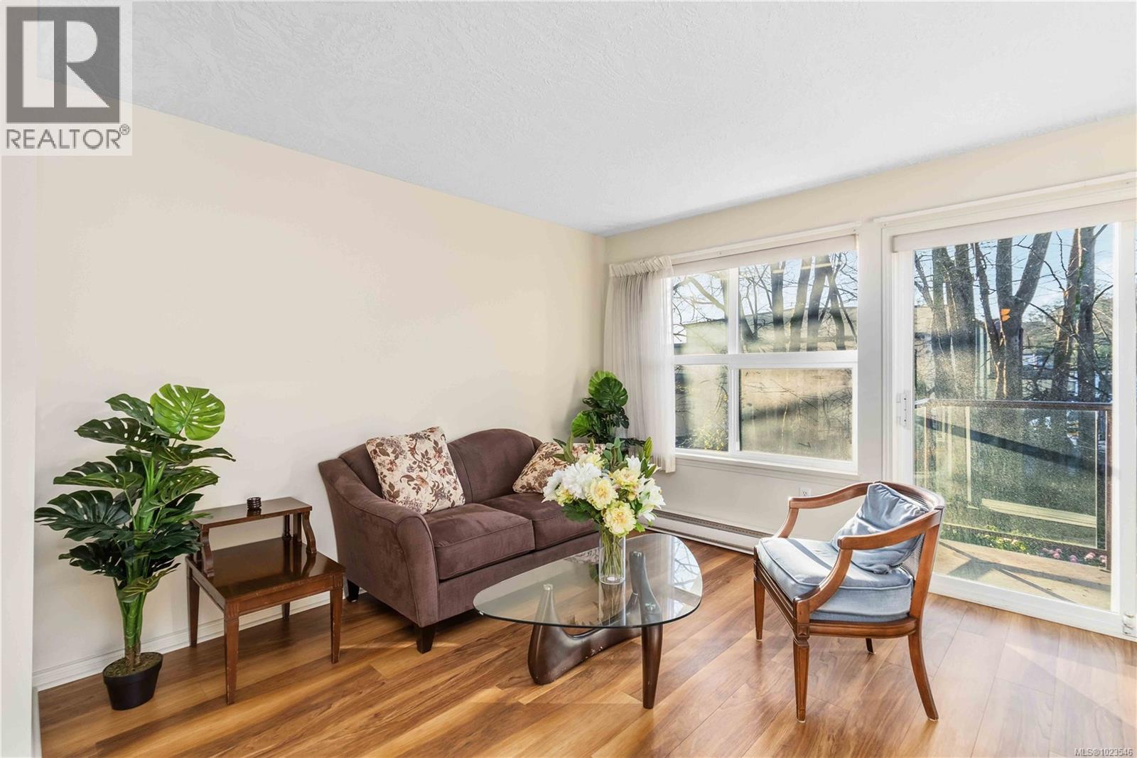 207 1485 Garnet Rd, Saanich