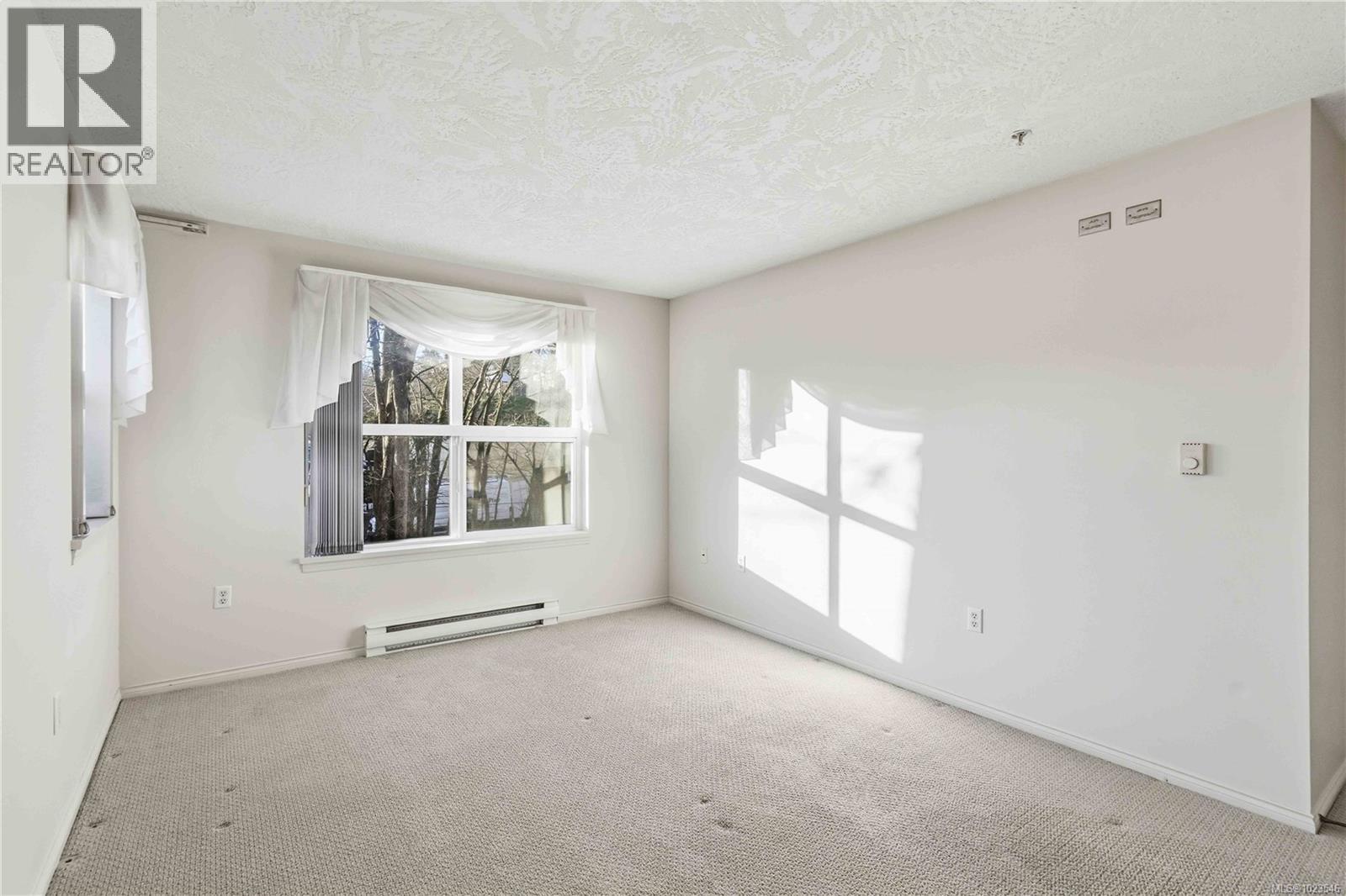 207 1485 Garnet Rd, Saanich