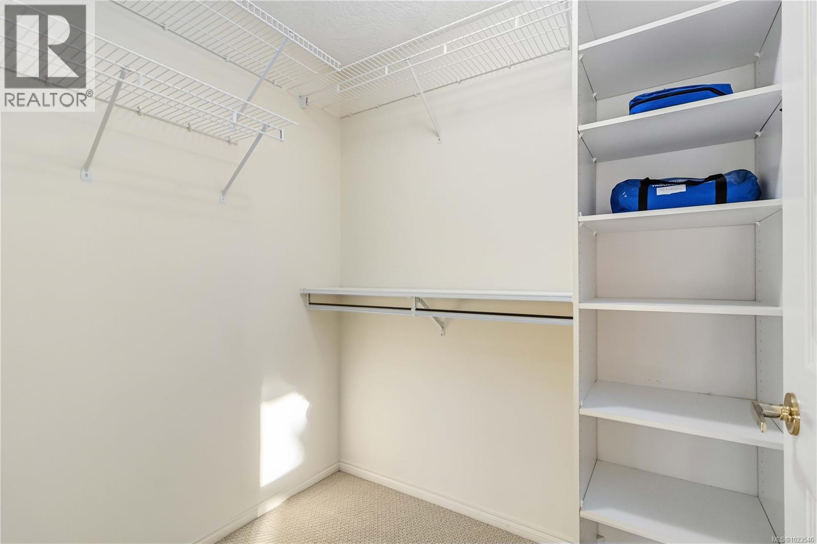 207 1485 Garnet Rd, Saanich