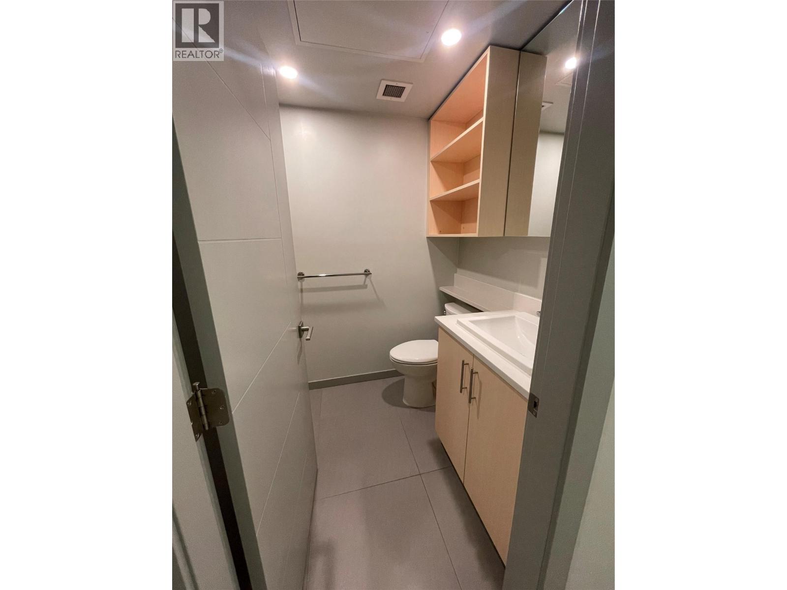 112 345 Dougall Road North, Kelowna