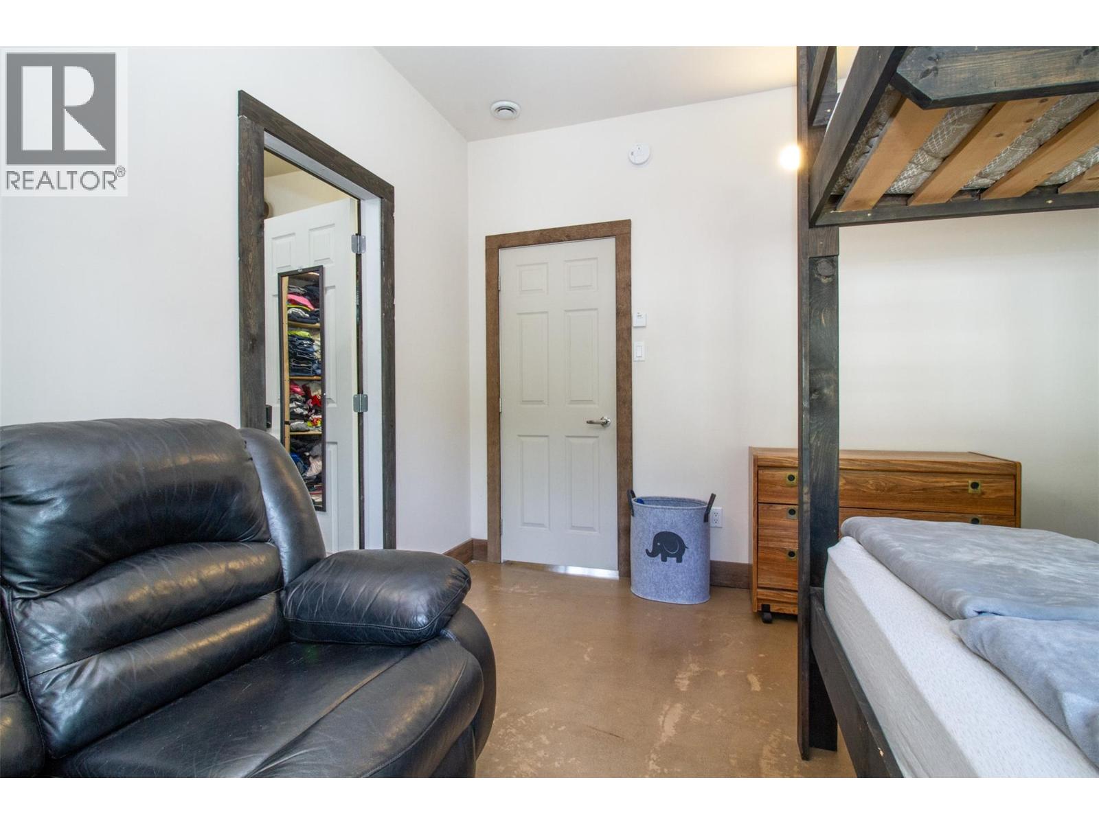 1905 Hay Road, Revelstoke