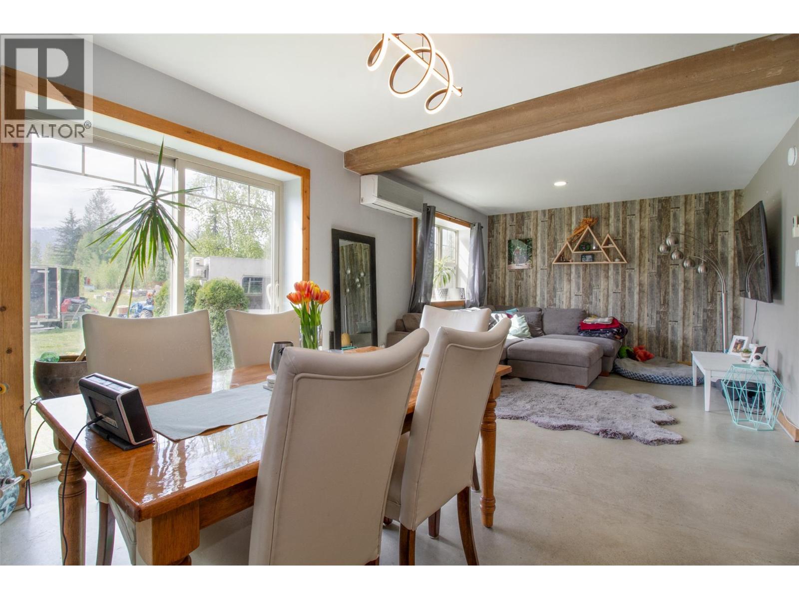 1905 Hay Road, Revelstoke