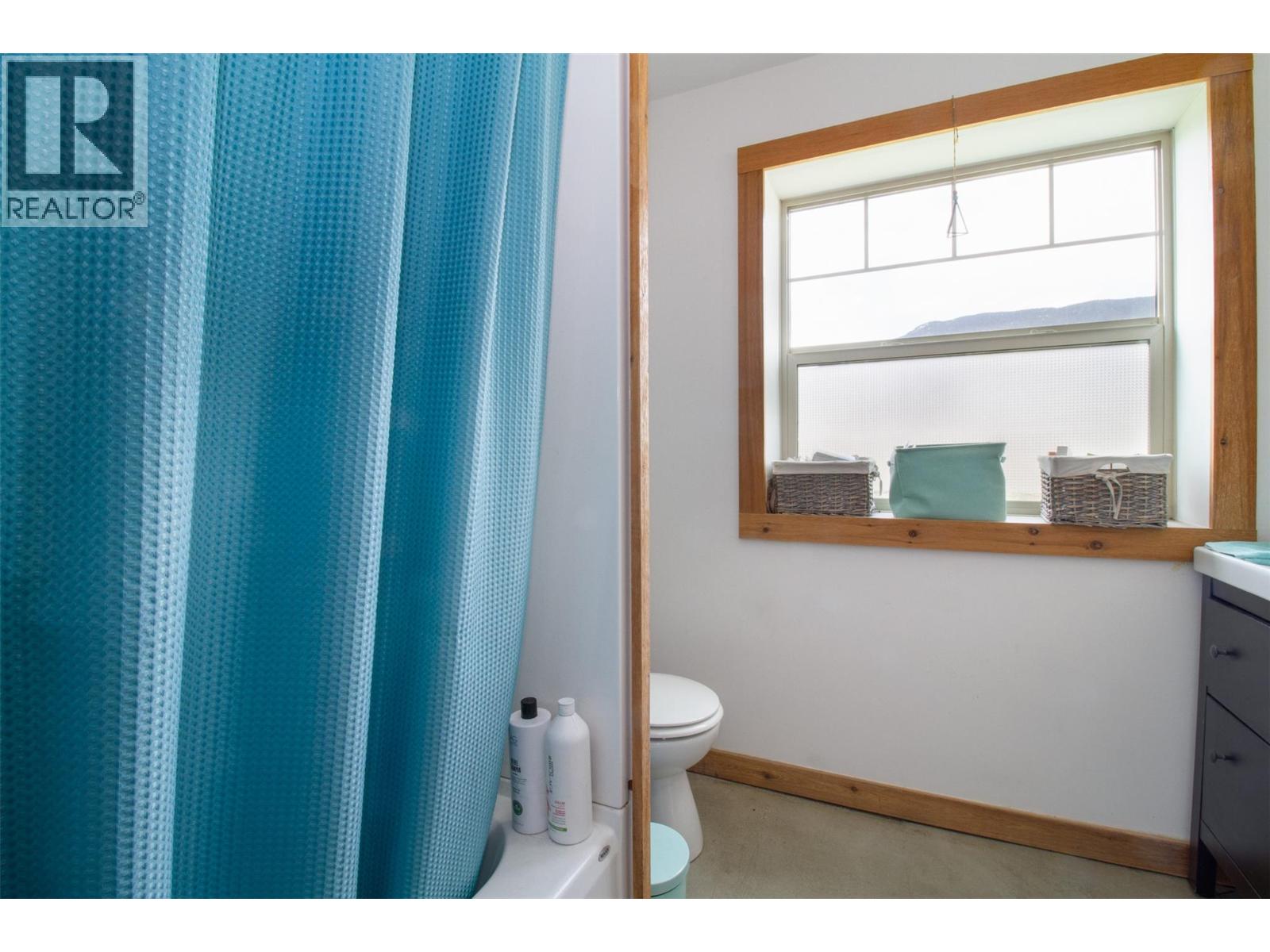 1905 Hay Road, Revelstoke