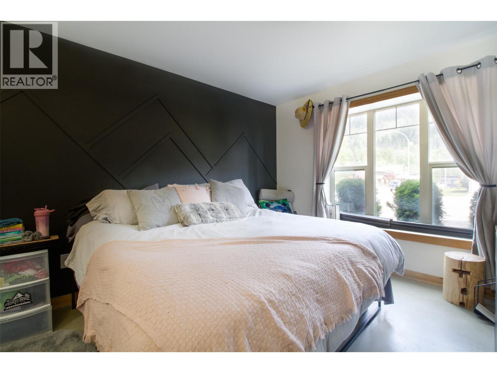 1905 Hay Road, Revelstoke