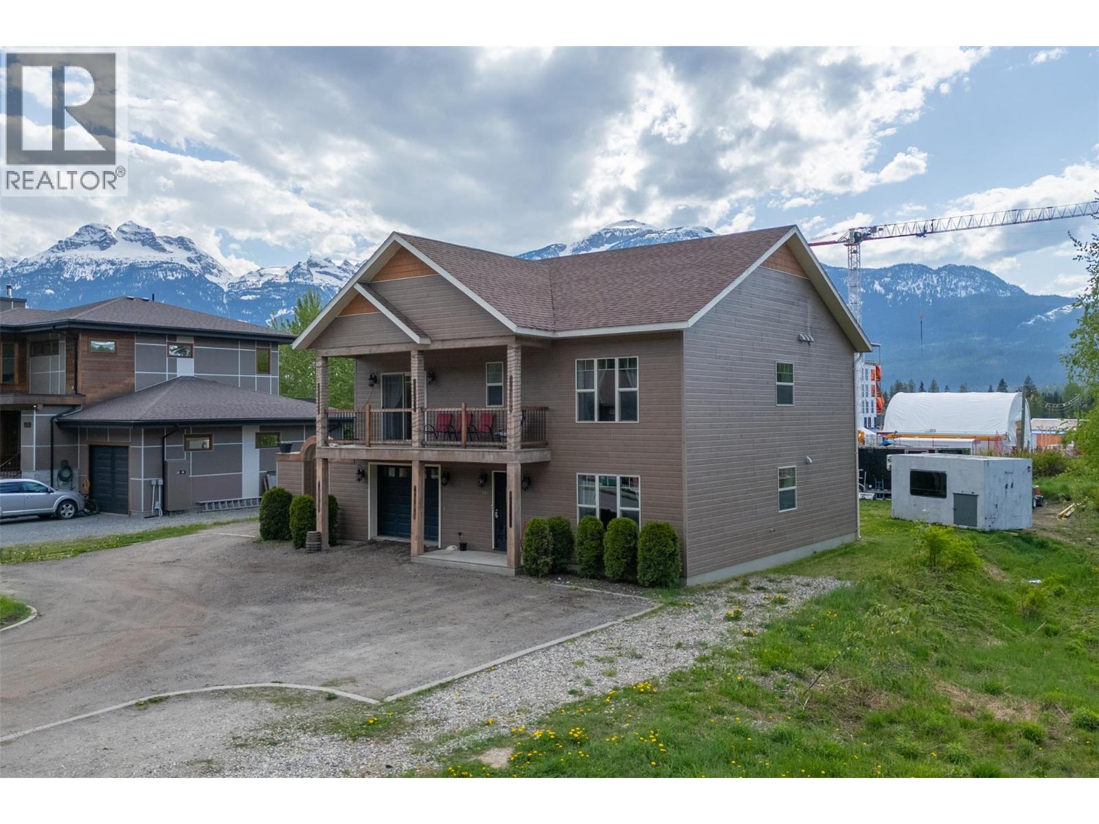 1905 Hay Road, Revelstoke