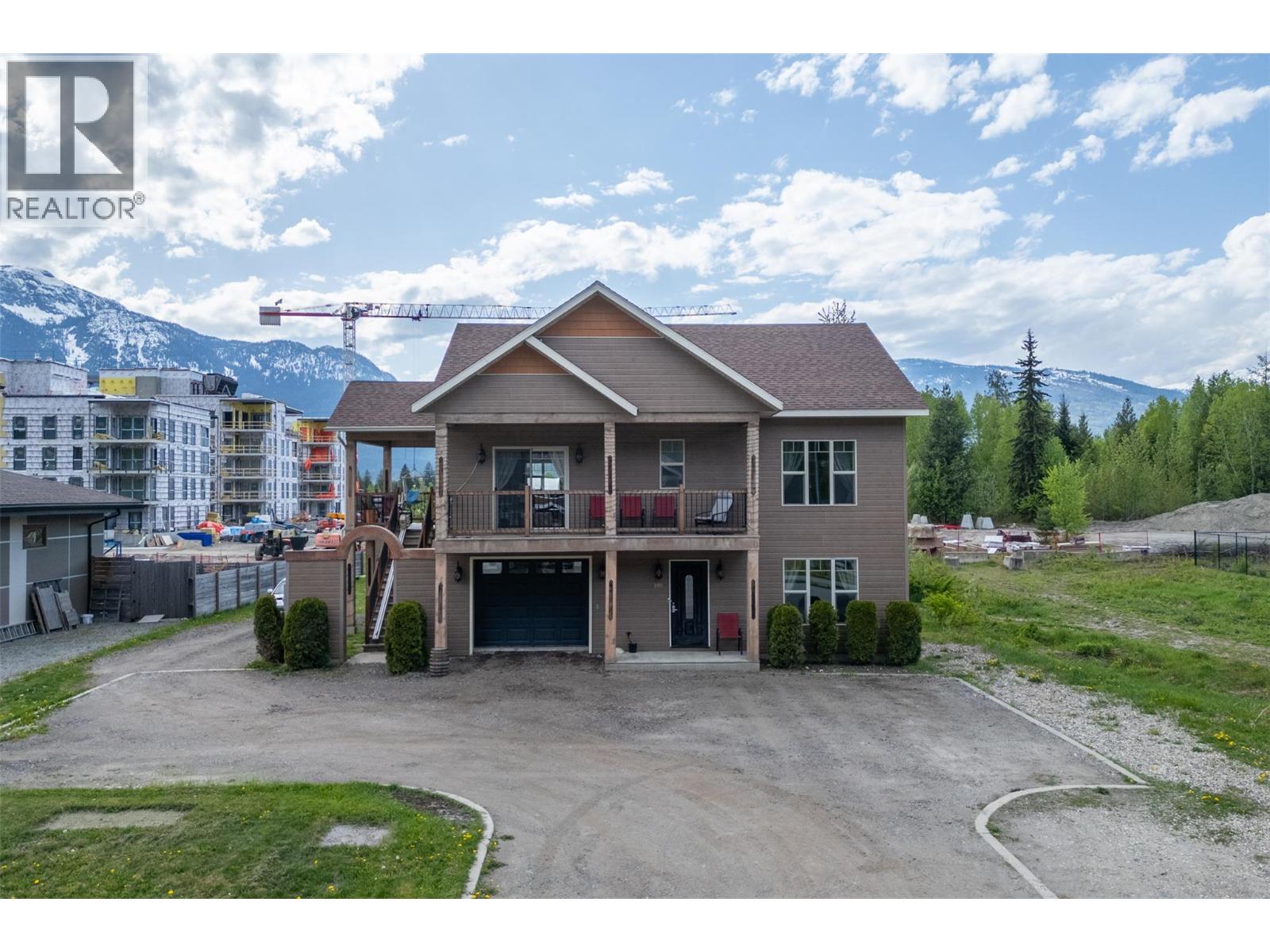 1905 Hay Road, Revelstoke