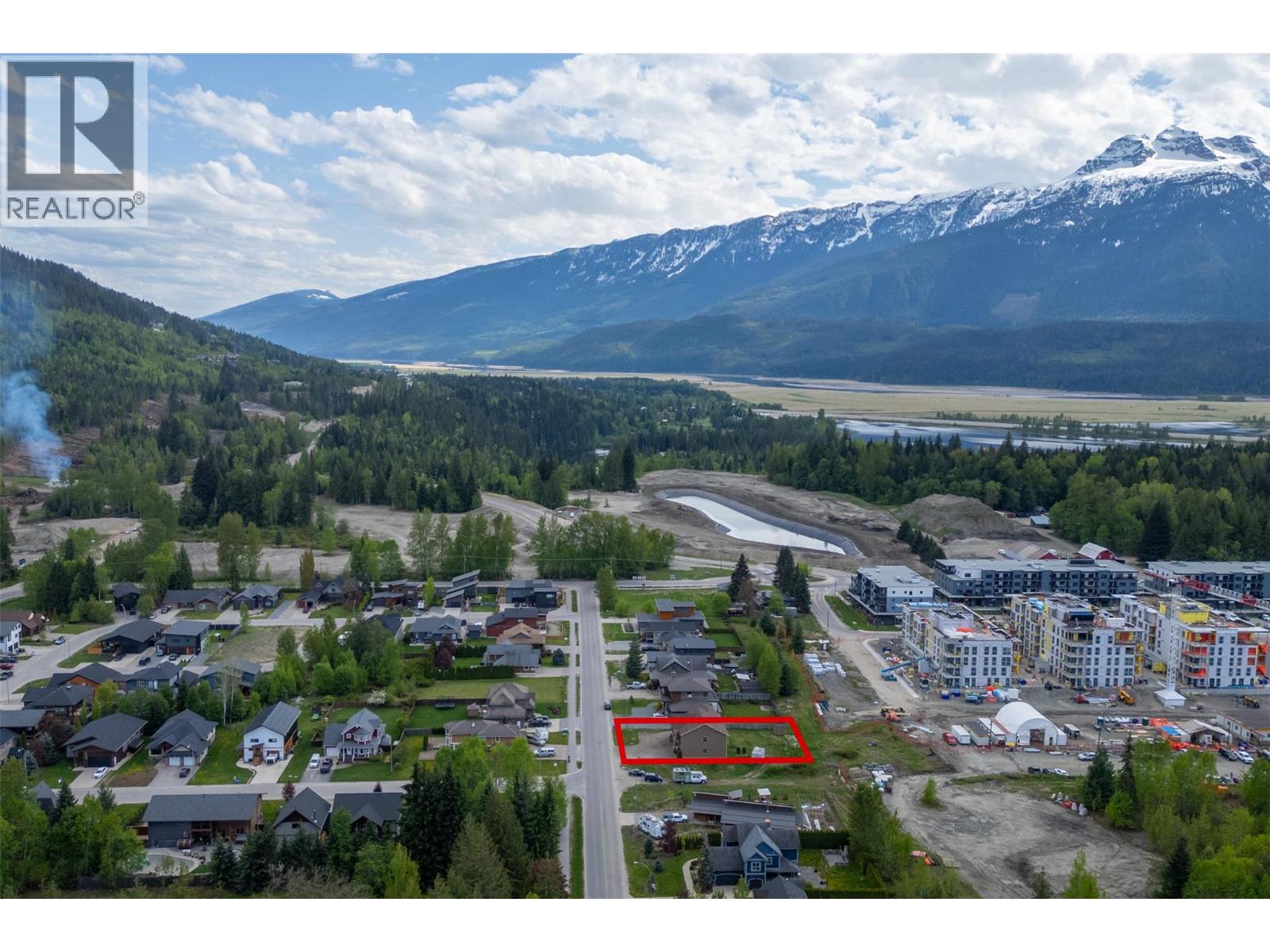 1905 Hay Road, Revelstoke