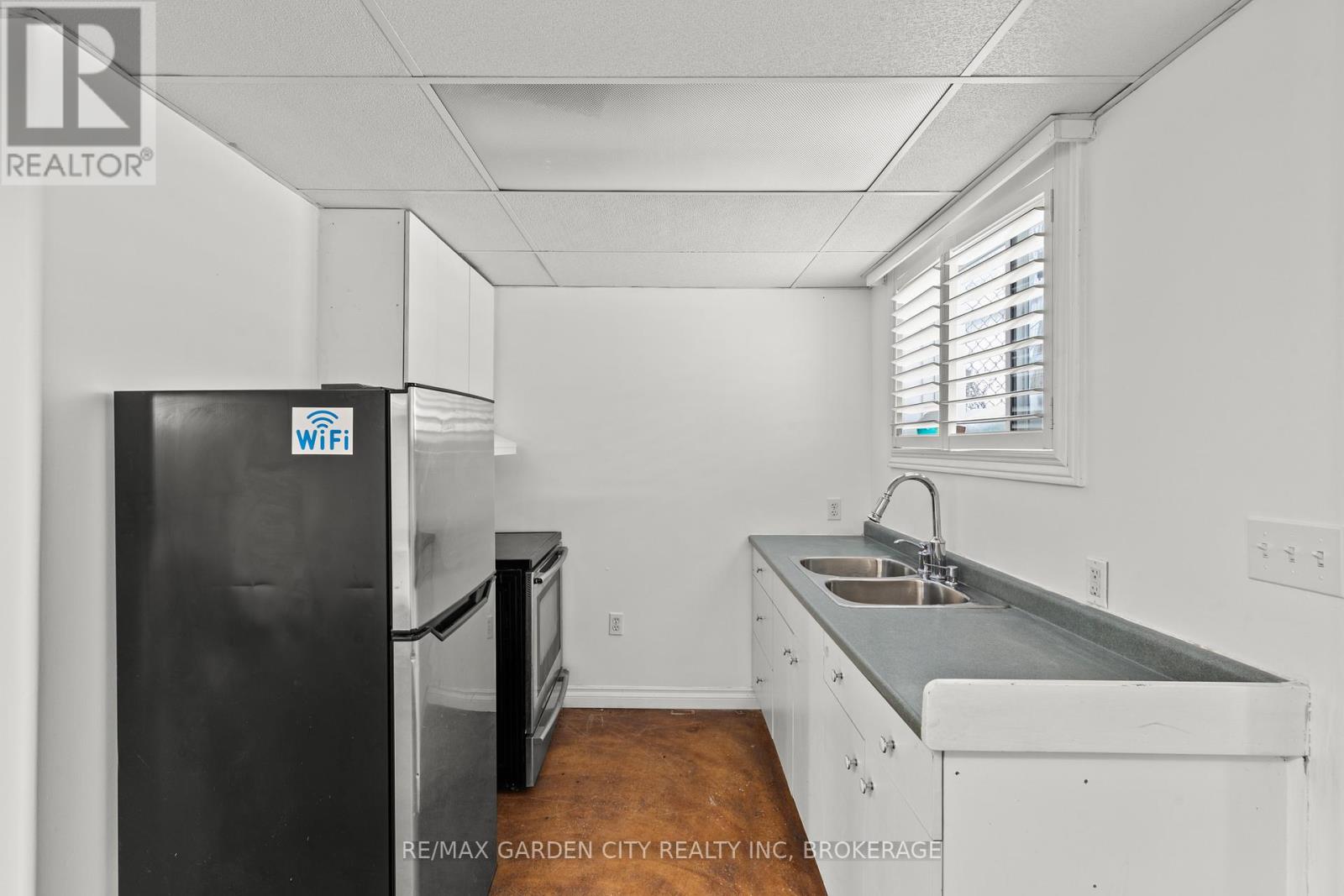 101 Moffatt Unit 2 photo 3