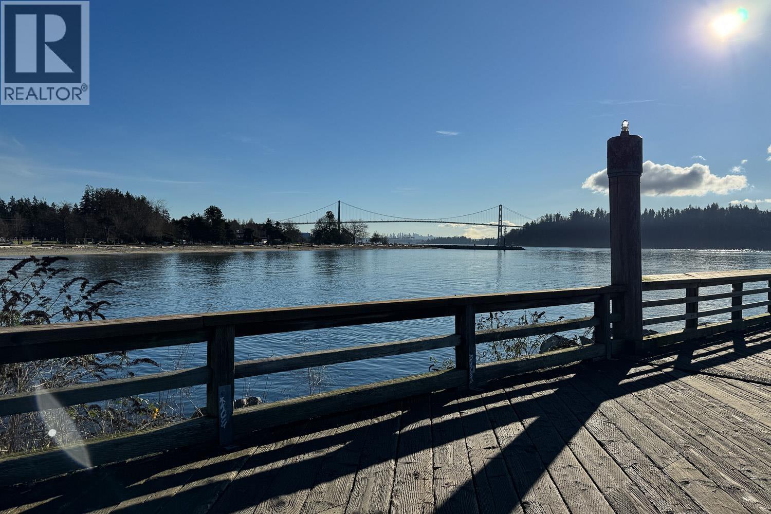 101 1737 DUCHESS AVENUE, West Vancouver