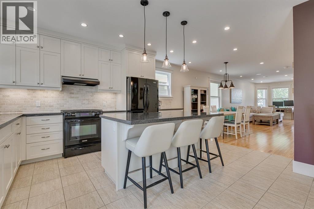 Single Family House for Sale in   Avenue SW Cliff Bungalow Calgary 