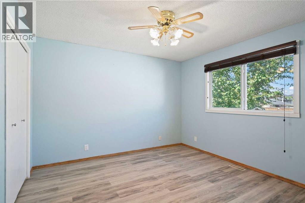 Single Family House Bi-level for Sale in  Maranda Close NE Marlborough Calgary 