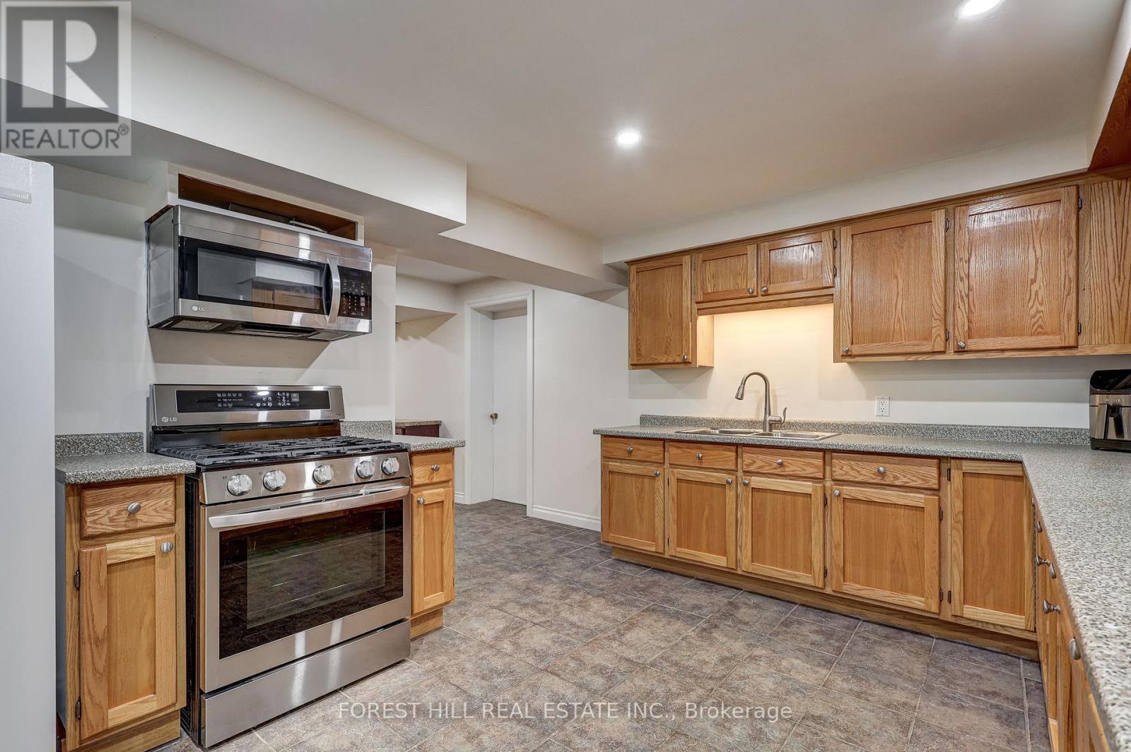 14 COBBLESTONE ROAD Property Photo