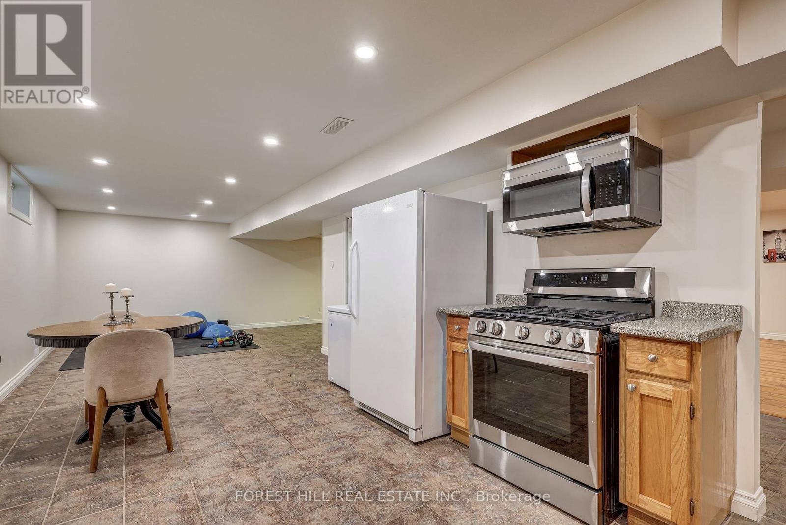 14 COBBLESTONE ROAD Property Photo