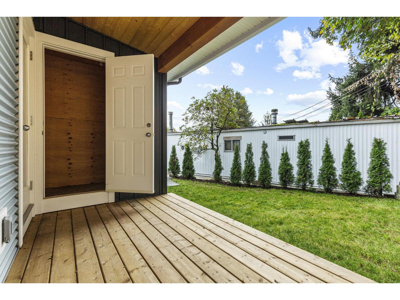 10 34519 LOUGHEED HIGHWAY, Mission