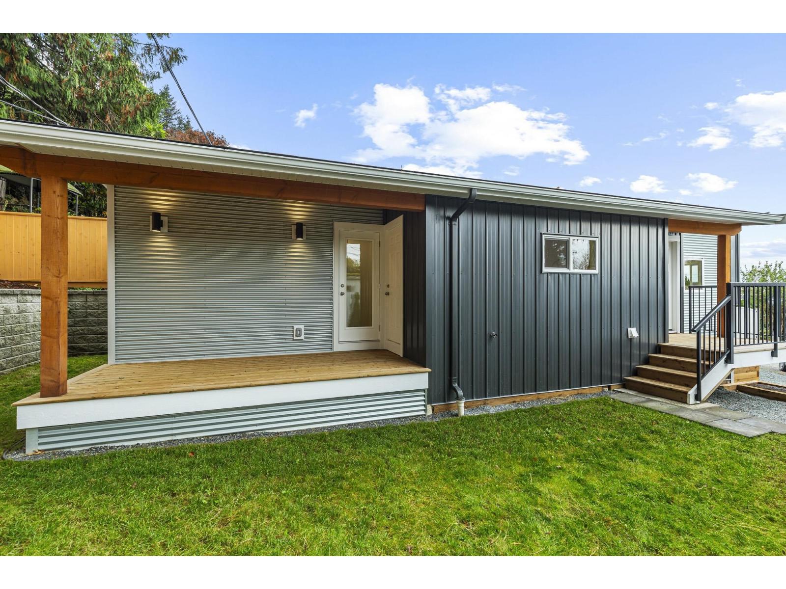 10 34519 LOUGHEED HIGHWAY, Mission