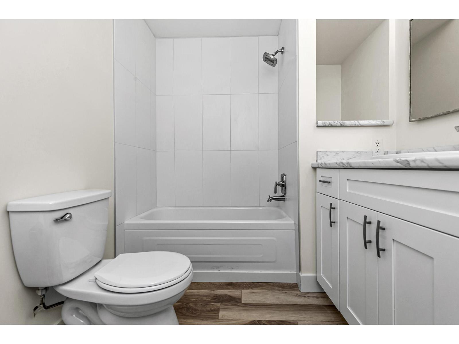 10 34519 LOUGHEED HIGHWAY, Mission