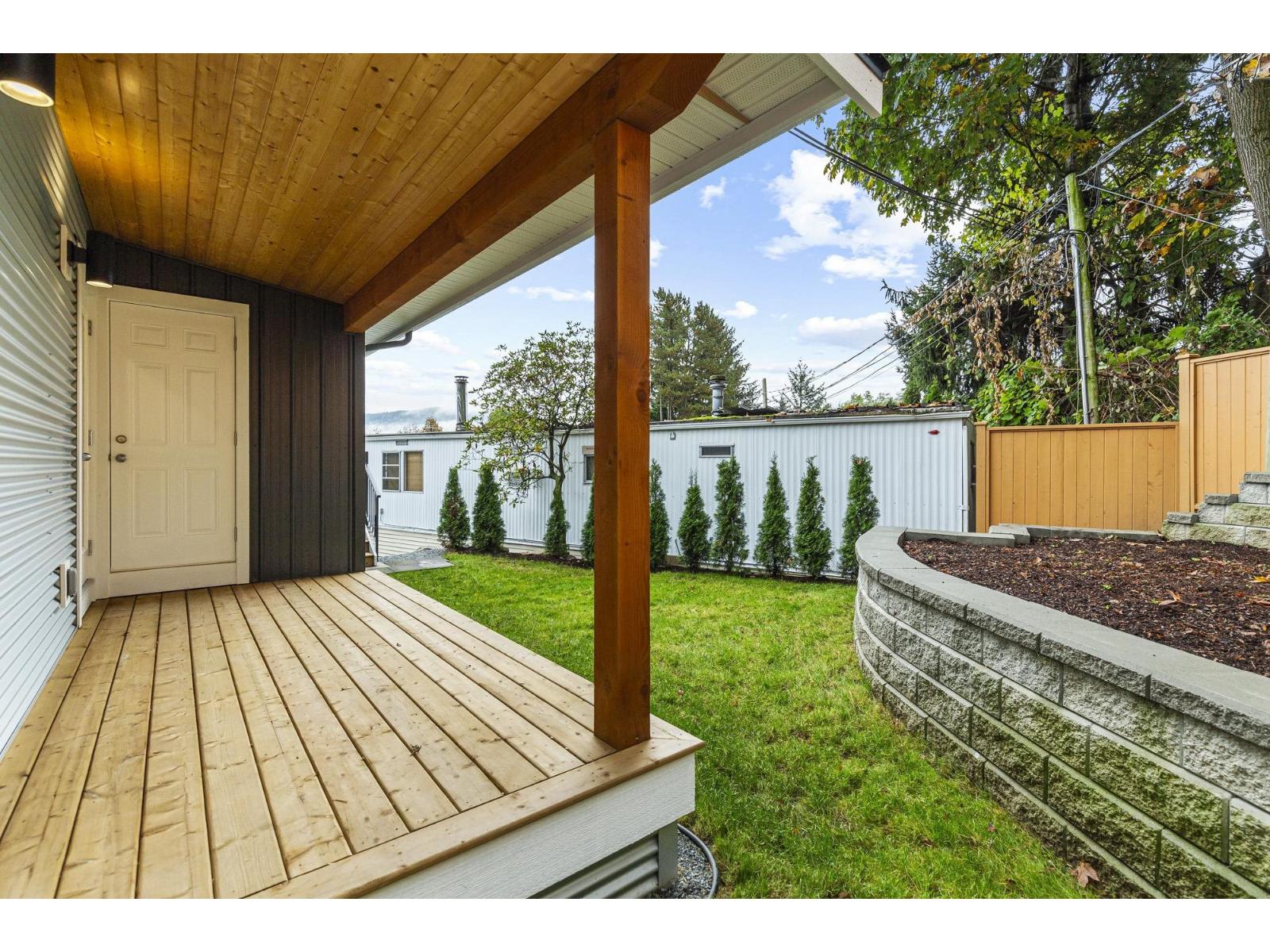 10 34519 LOUGHEED HIGHWAY, Mission