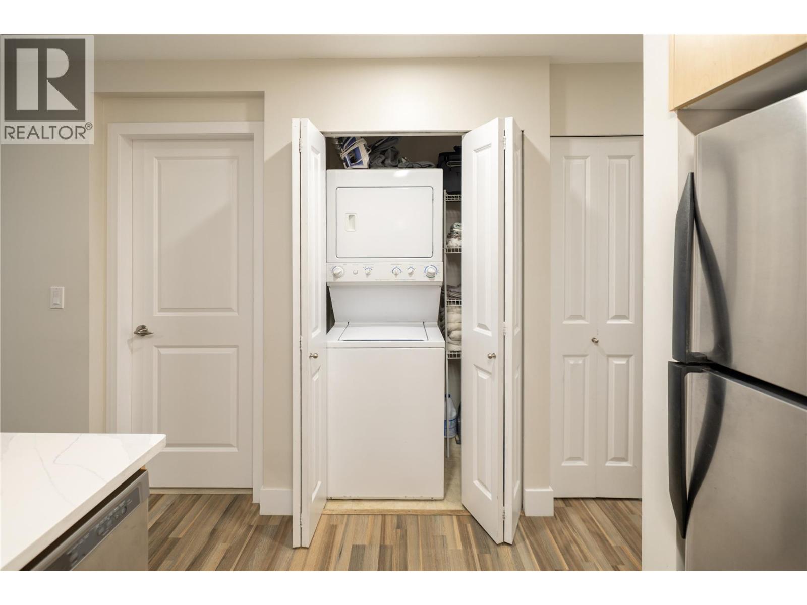 205 563 Yates Road, Kelowna