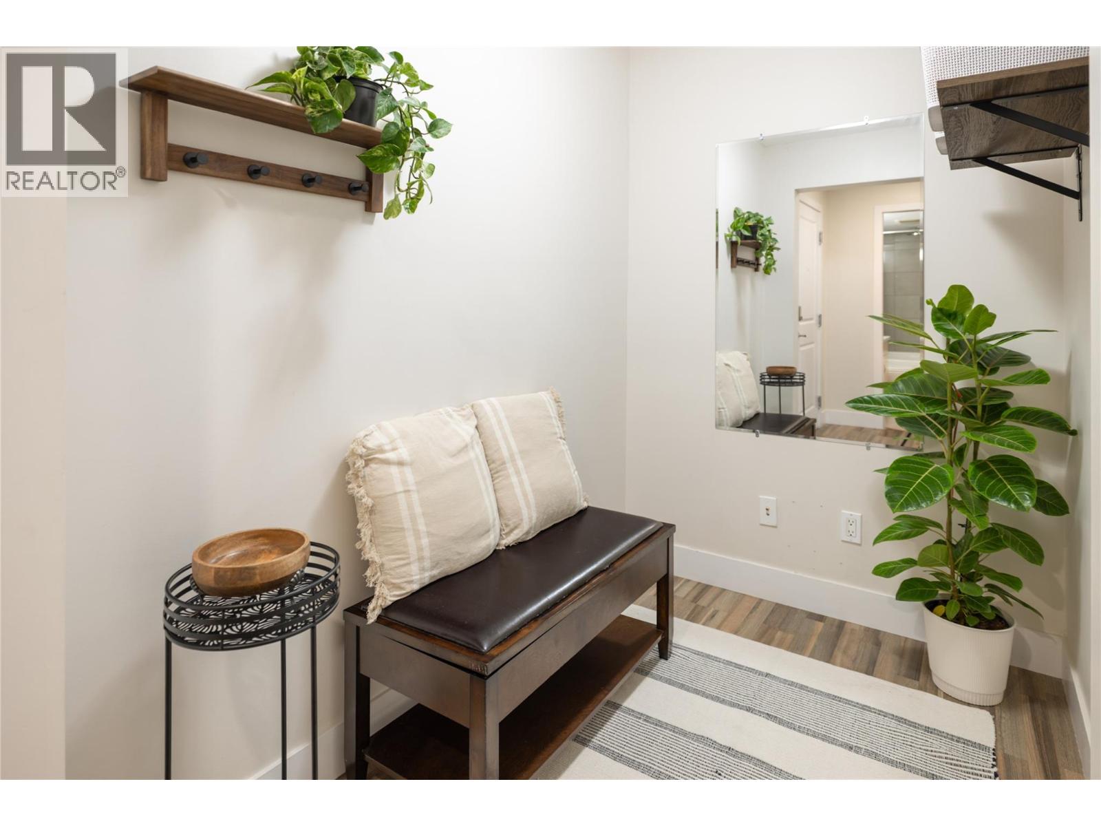 205 563 Yates Road, Kelowna