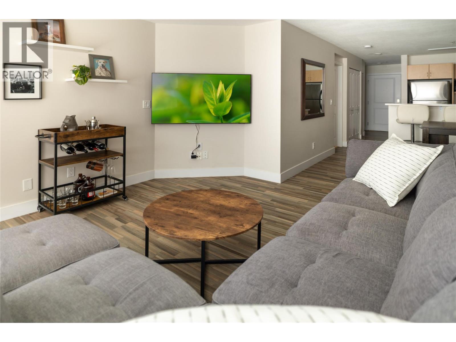 205 563 Yates Road, Kelowna