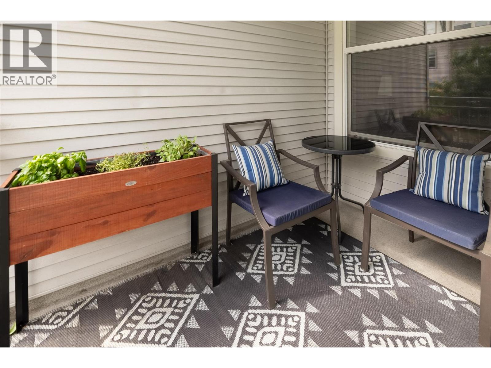 205 563 Yates Road, Kelowna