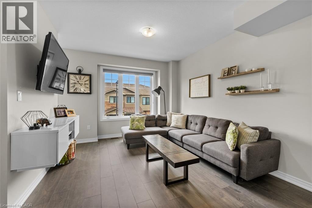 38 HIBISCUS LANE - 18