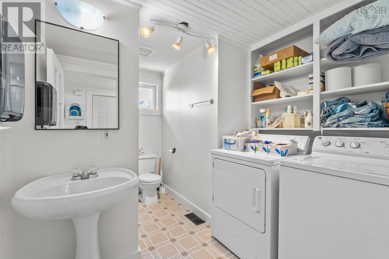 Property 25 of 44 of 8979 Highway 201