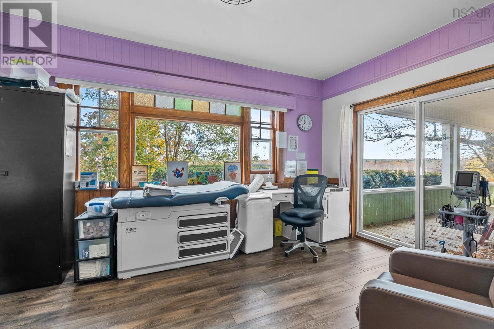 Property 8 of 44 of 8979 Highway 201