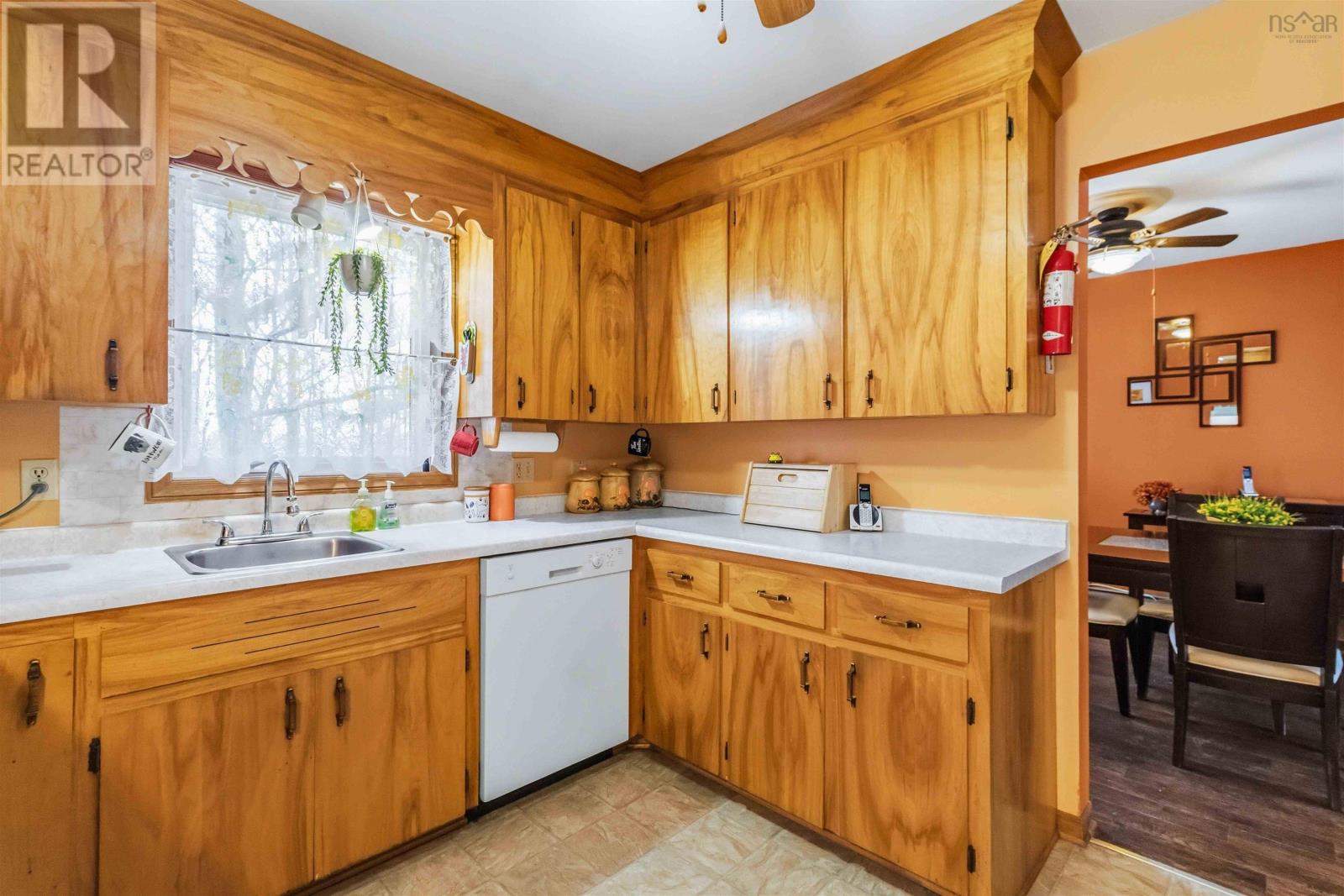 Property 21 of 49 of 37 Westmount Heights