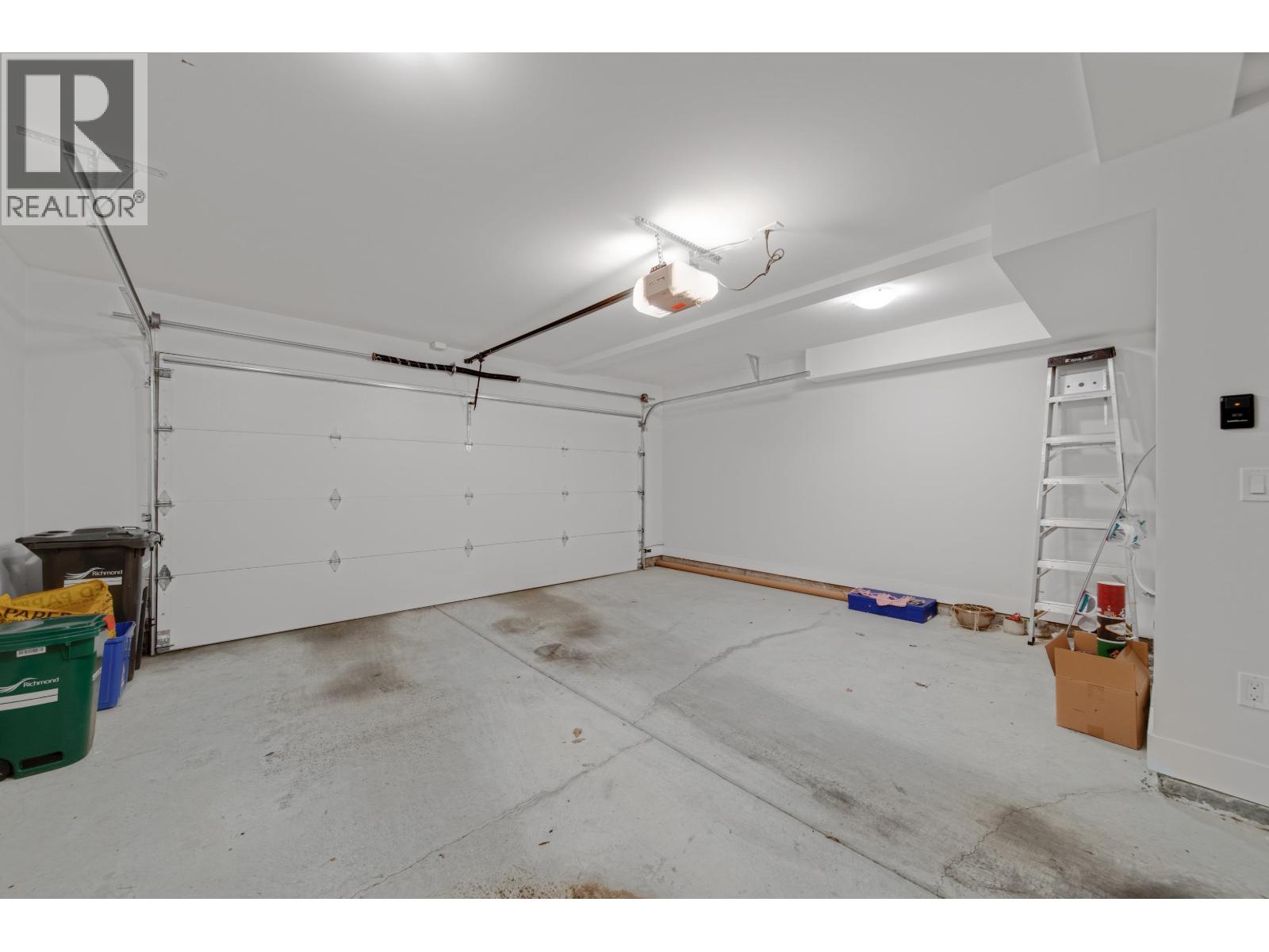 24 9211 MCKIM WAY, Richmond