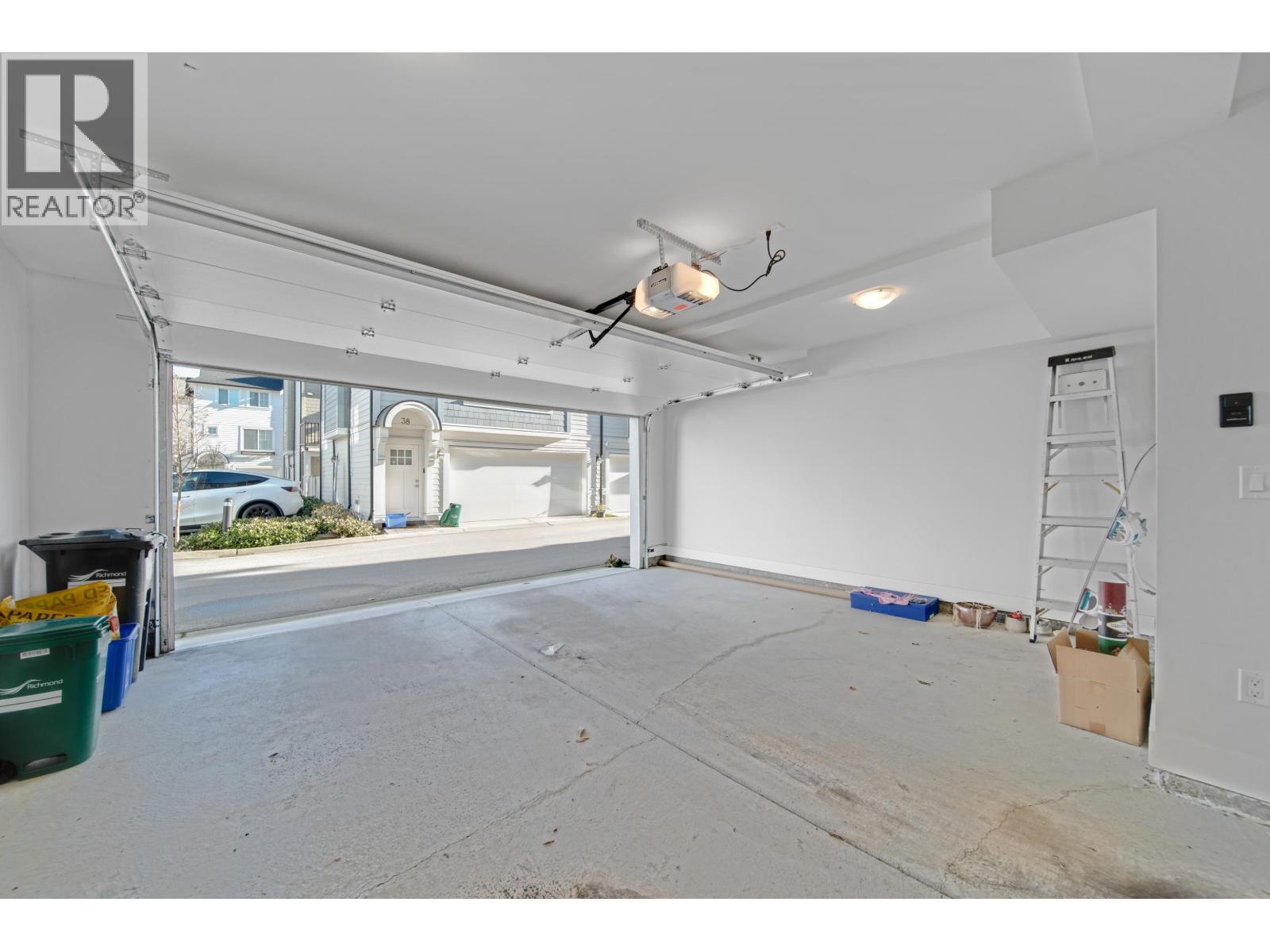 24 9211 MCKIM WAY, Richmond