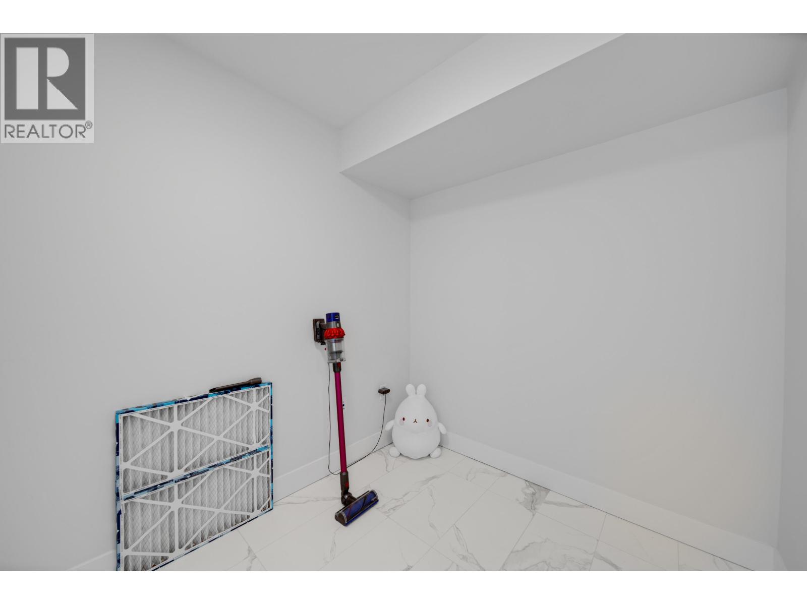 24 9211 MCKIM WAY, Richmond