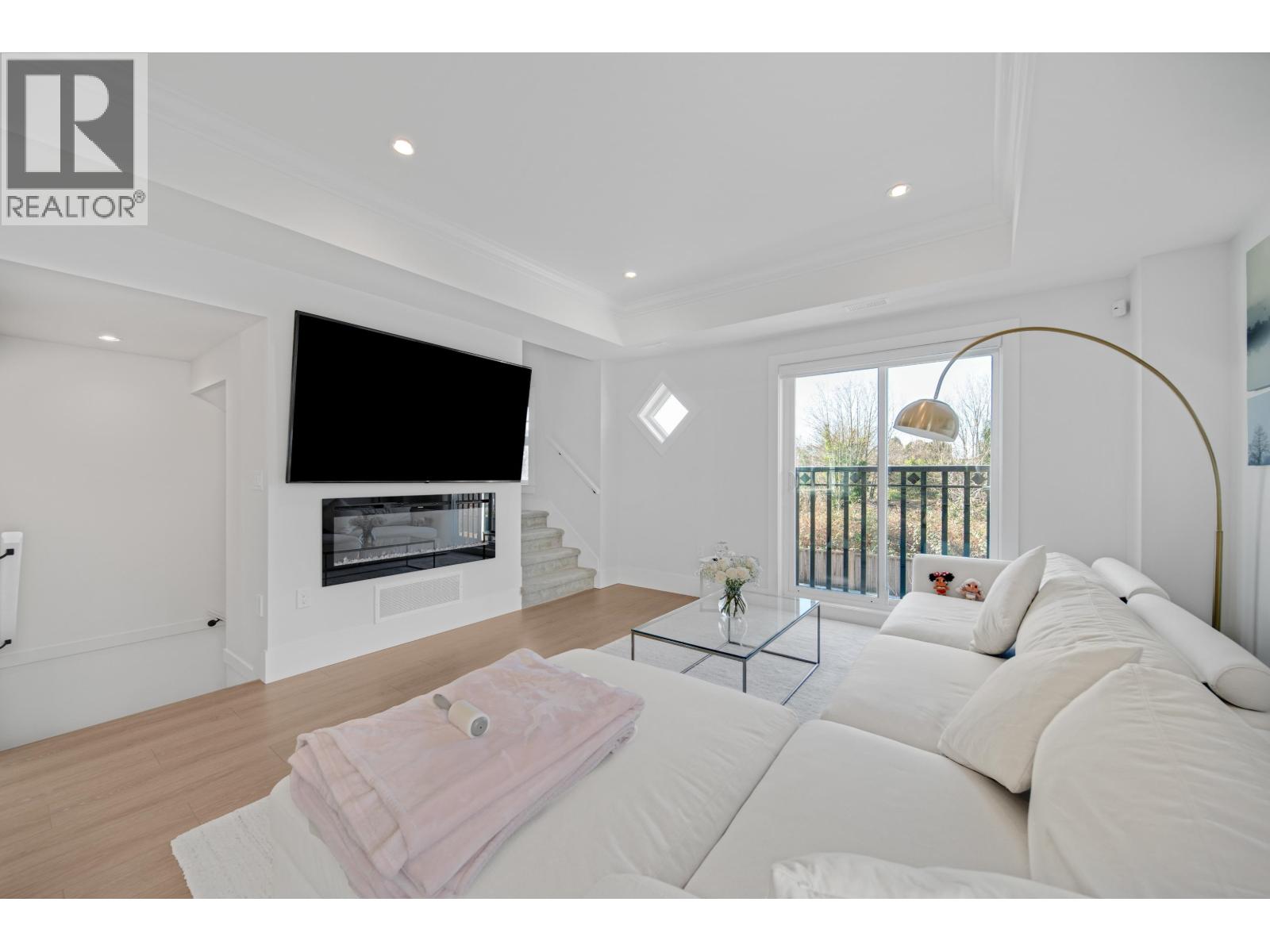 24 9211 MCKIM WAY, Richmond