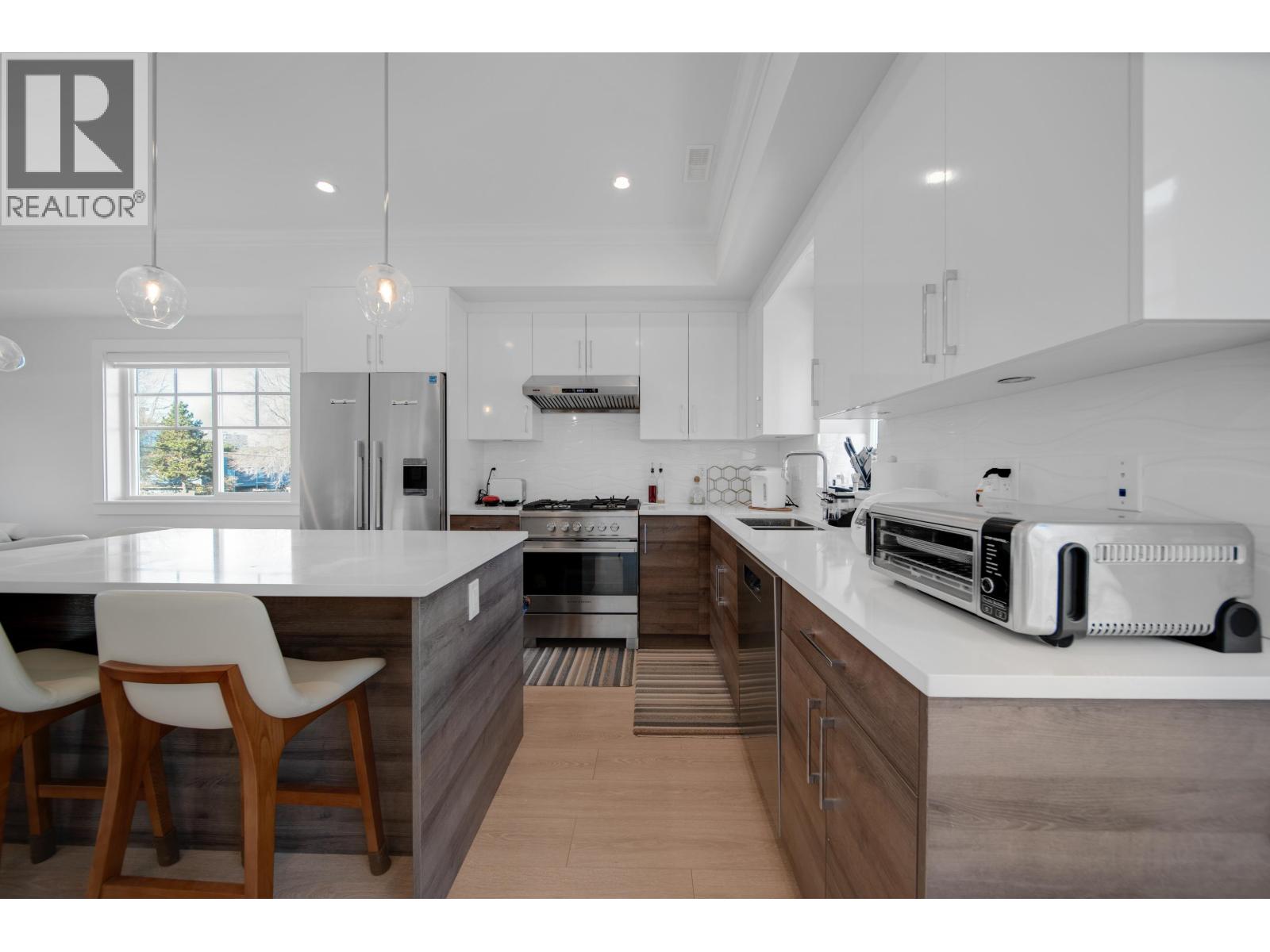 24 9211 MCKIM WAY, Richmond