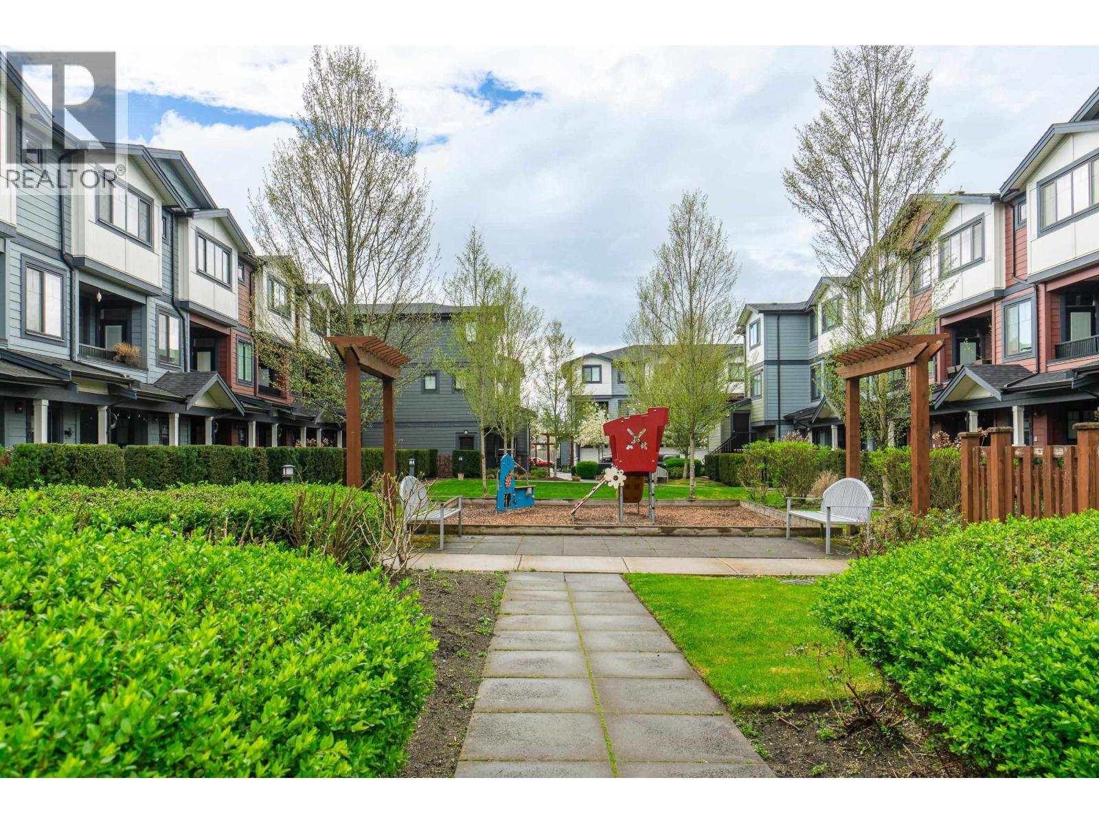 46 188 WOOD STREET, New Westminster