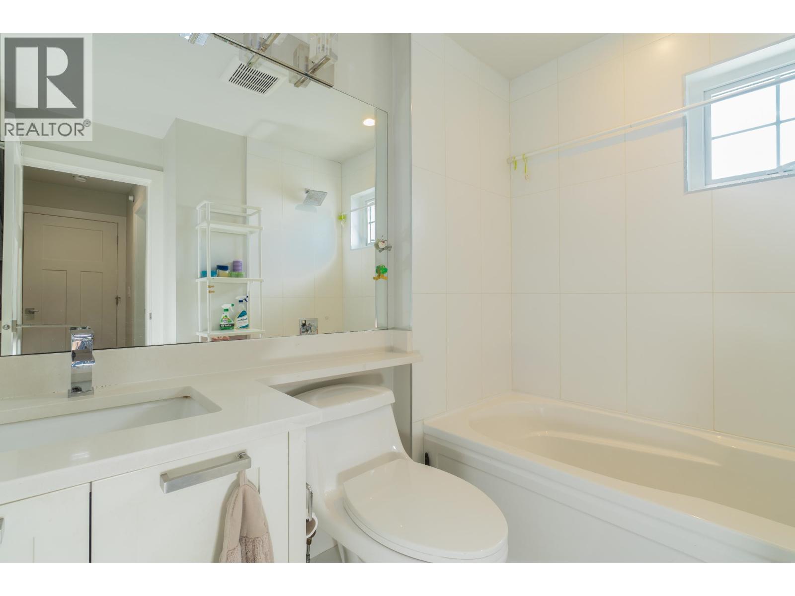 46 188 WOOD STREET, New Westminster