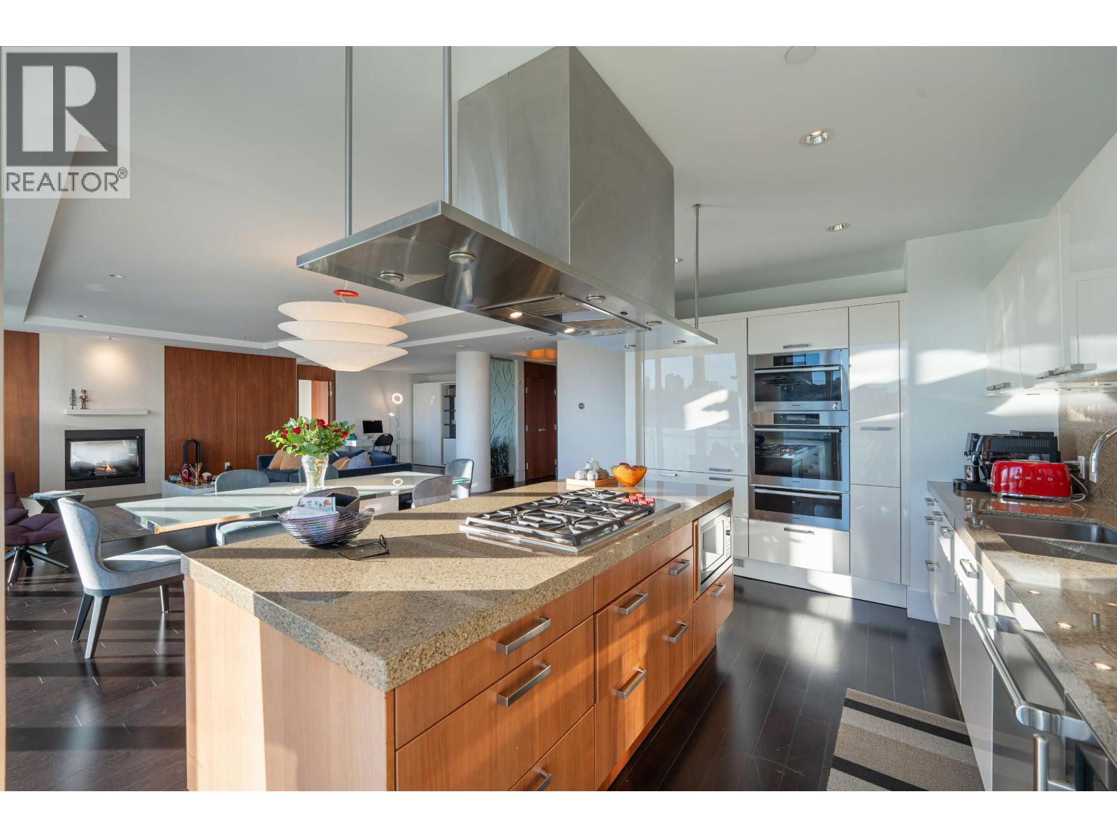 306 1560 HOMER MEWS, Vancouver