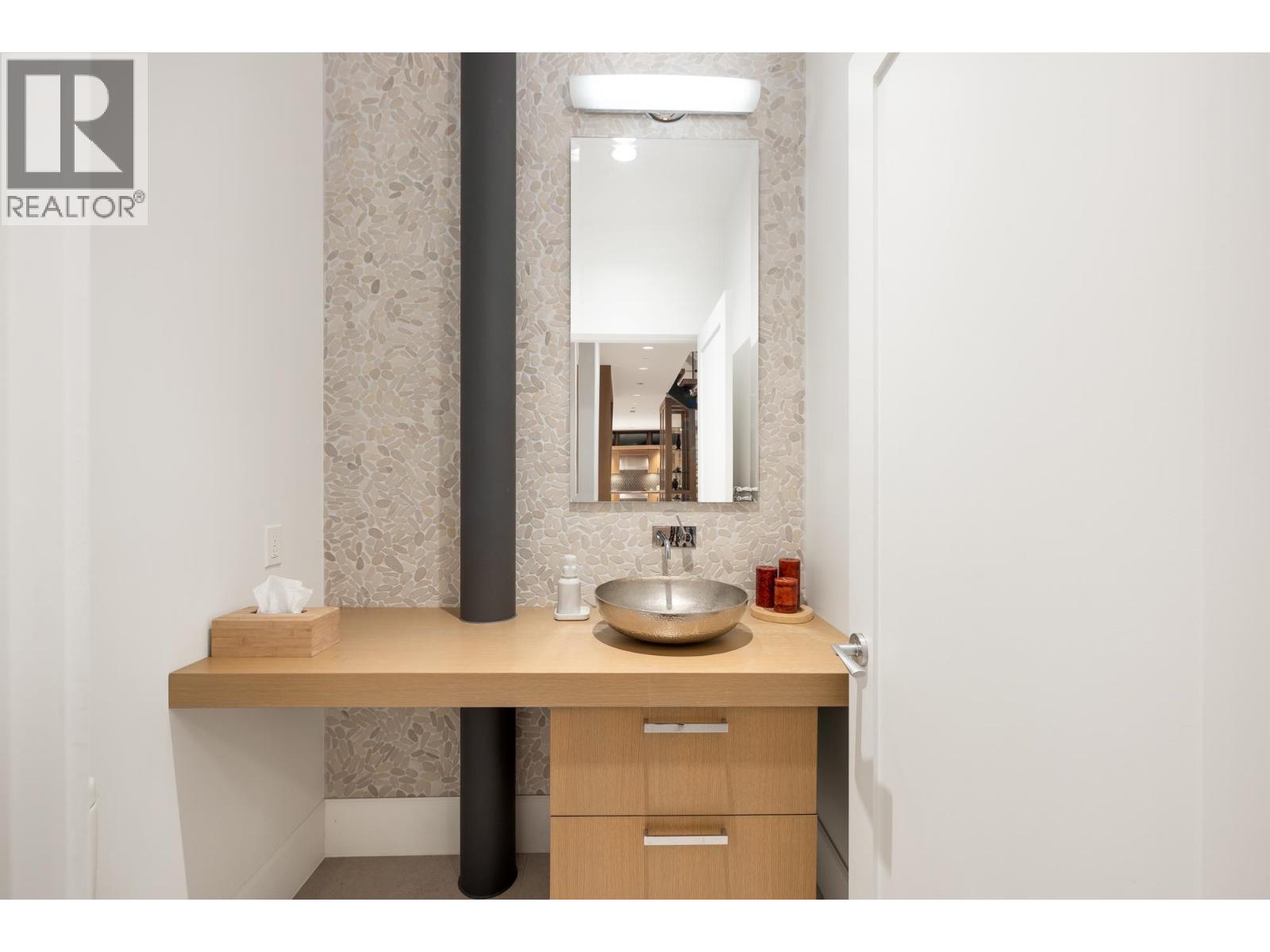 6780 BATCHELOR BAY PLACE, West Vancouver