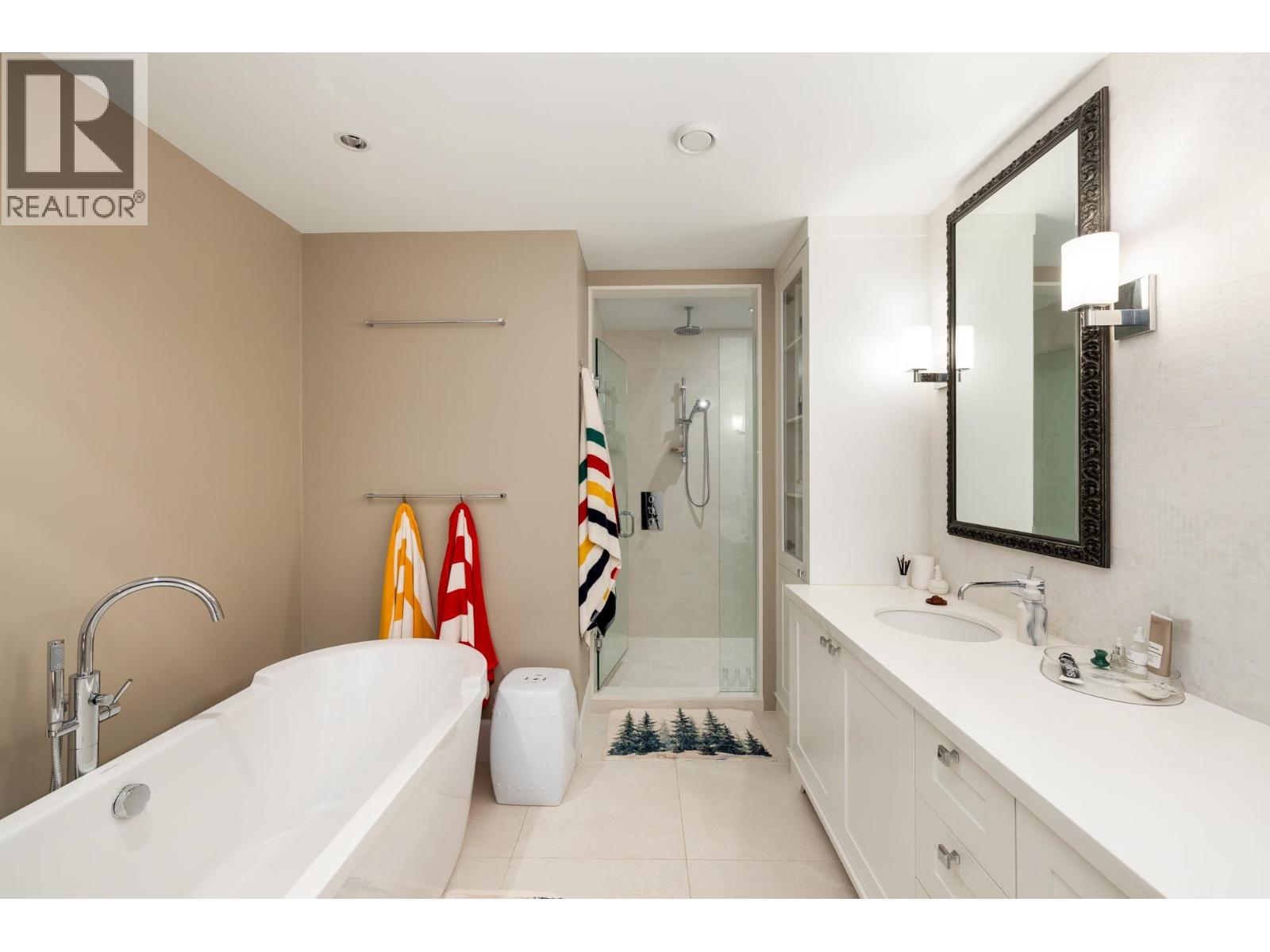 6780 BATCHELOR BAY PLACE, West Vancouver