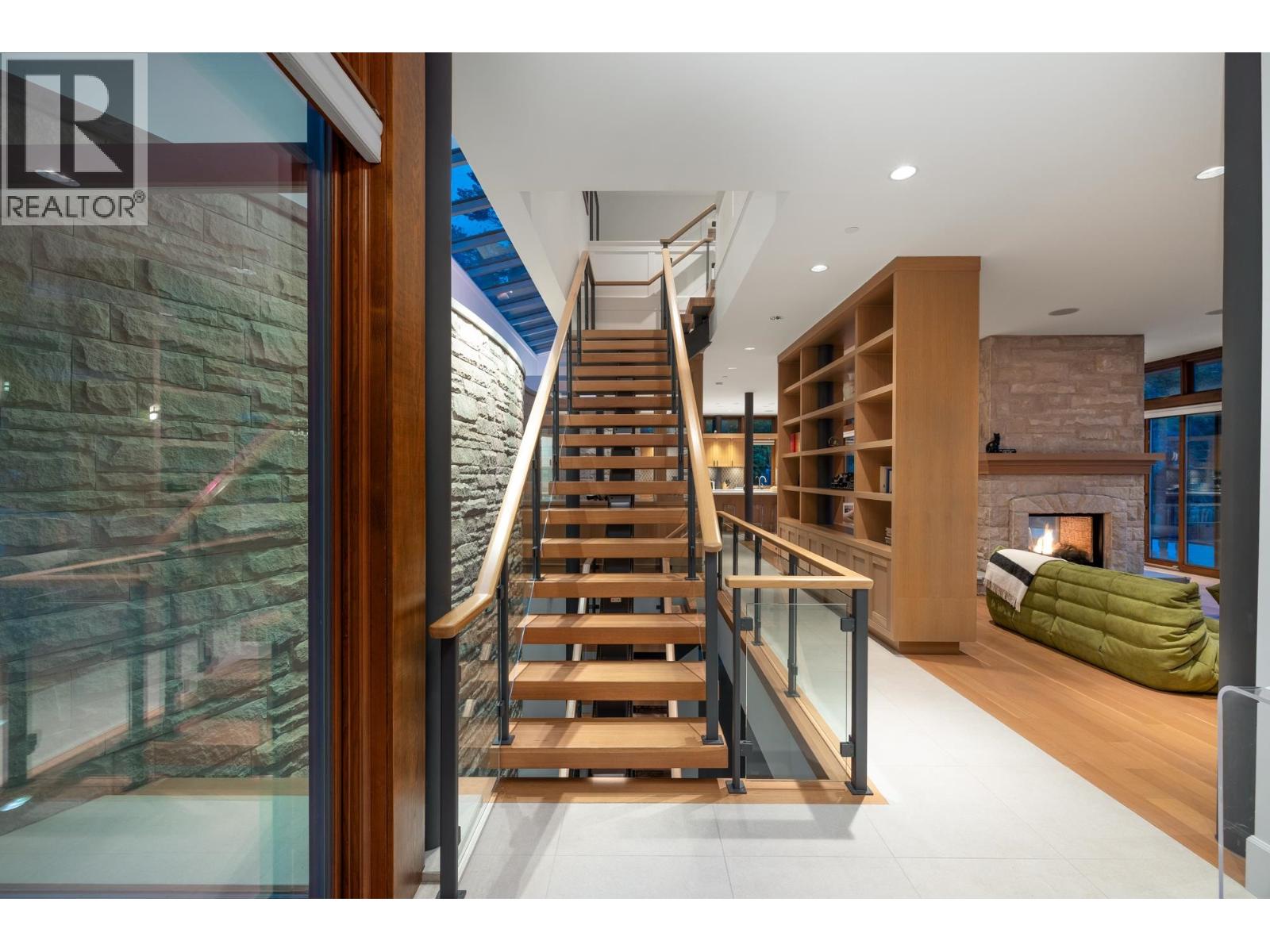 6780 BATCHELOR BAY PLACE, West Vancouver